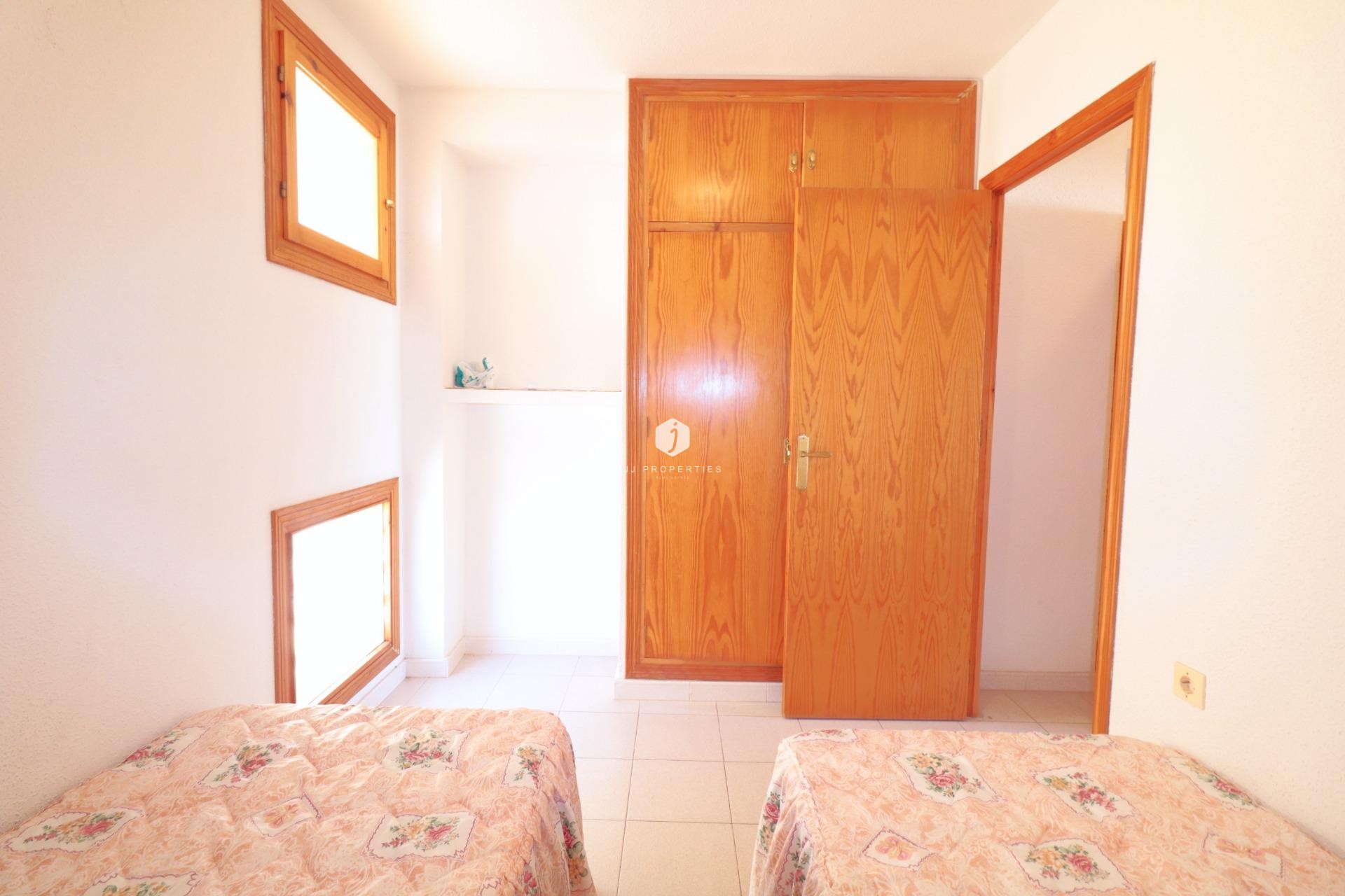 Resale - Apartment / flat -
Torrevieja - La veleta