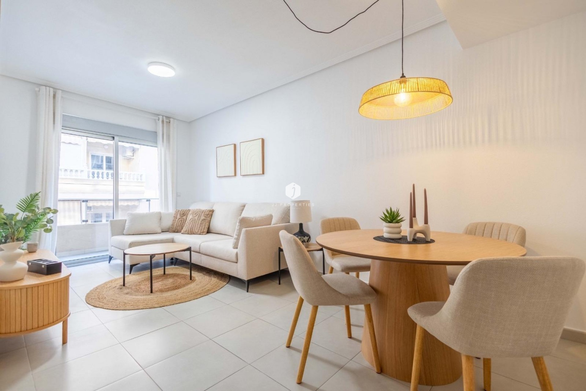 Resale - Apartment / flat -
Torrevieja - Las calas
