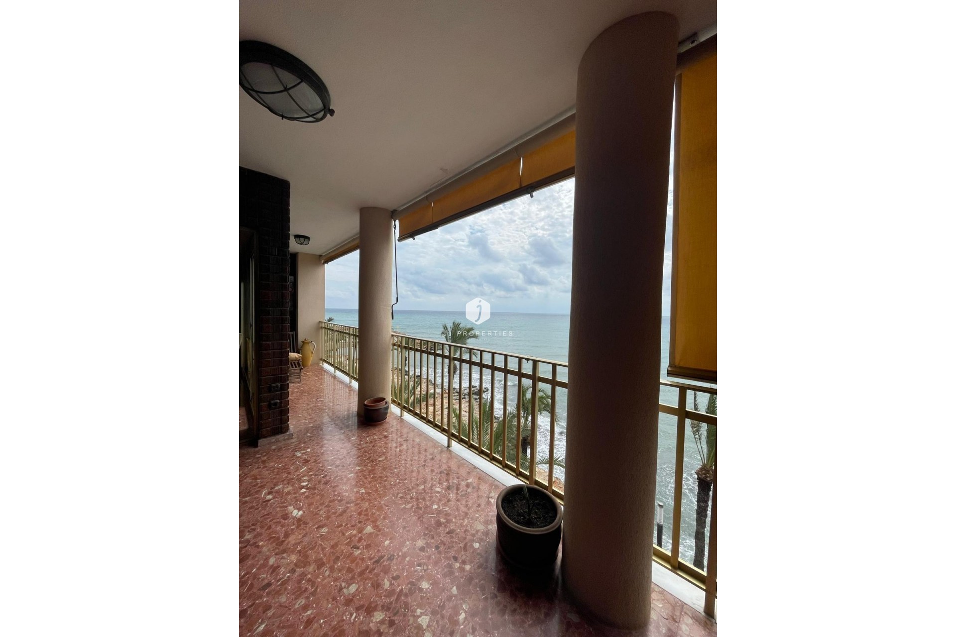 Resale - Apartment / flat -
Torrevieja - Las Piscinas Naturales