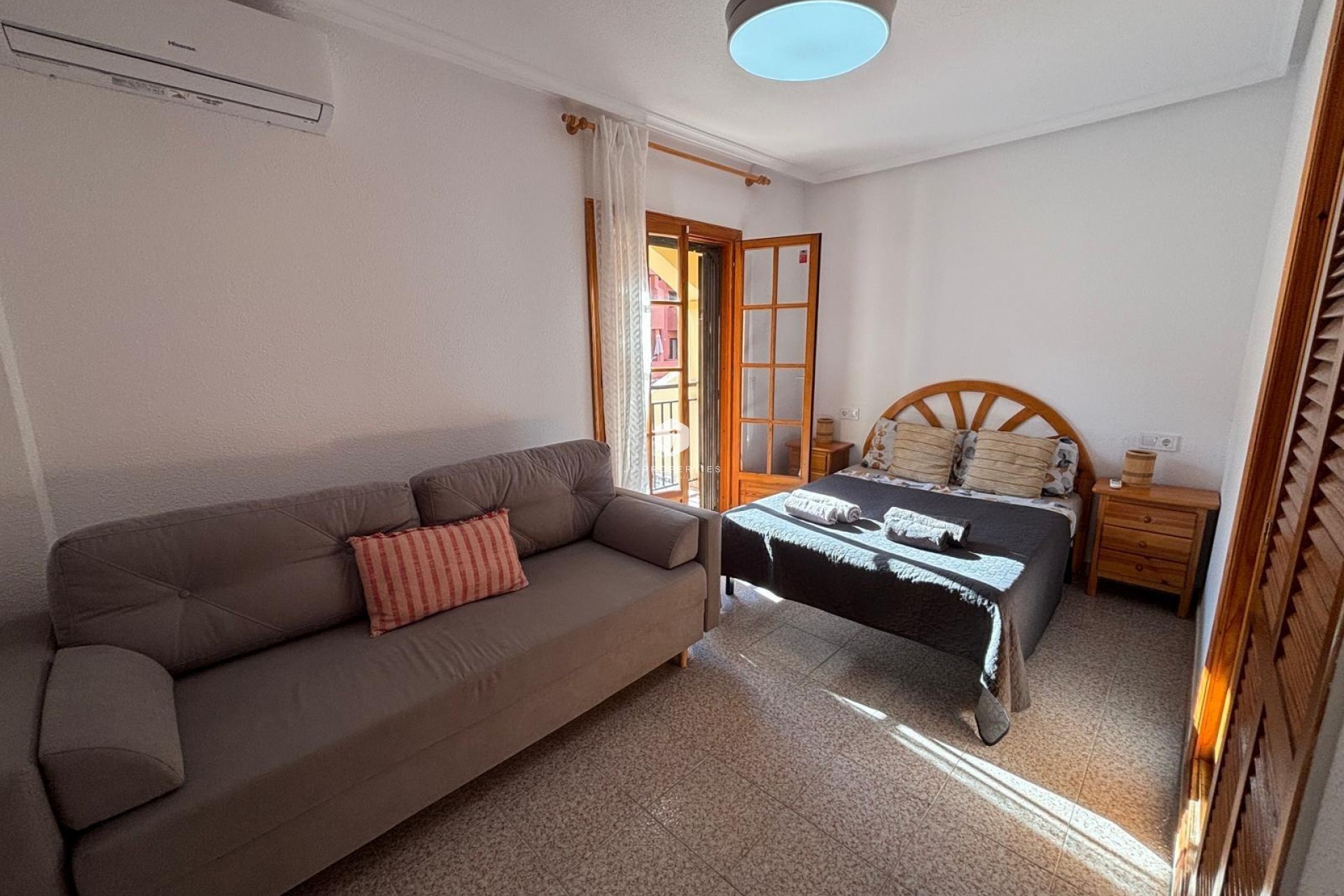 Resale - Apartment / flat -
Torrevieja - Los Frutales
