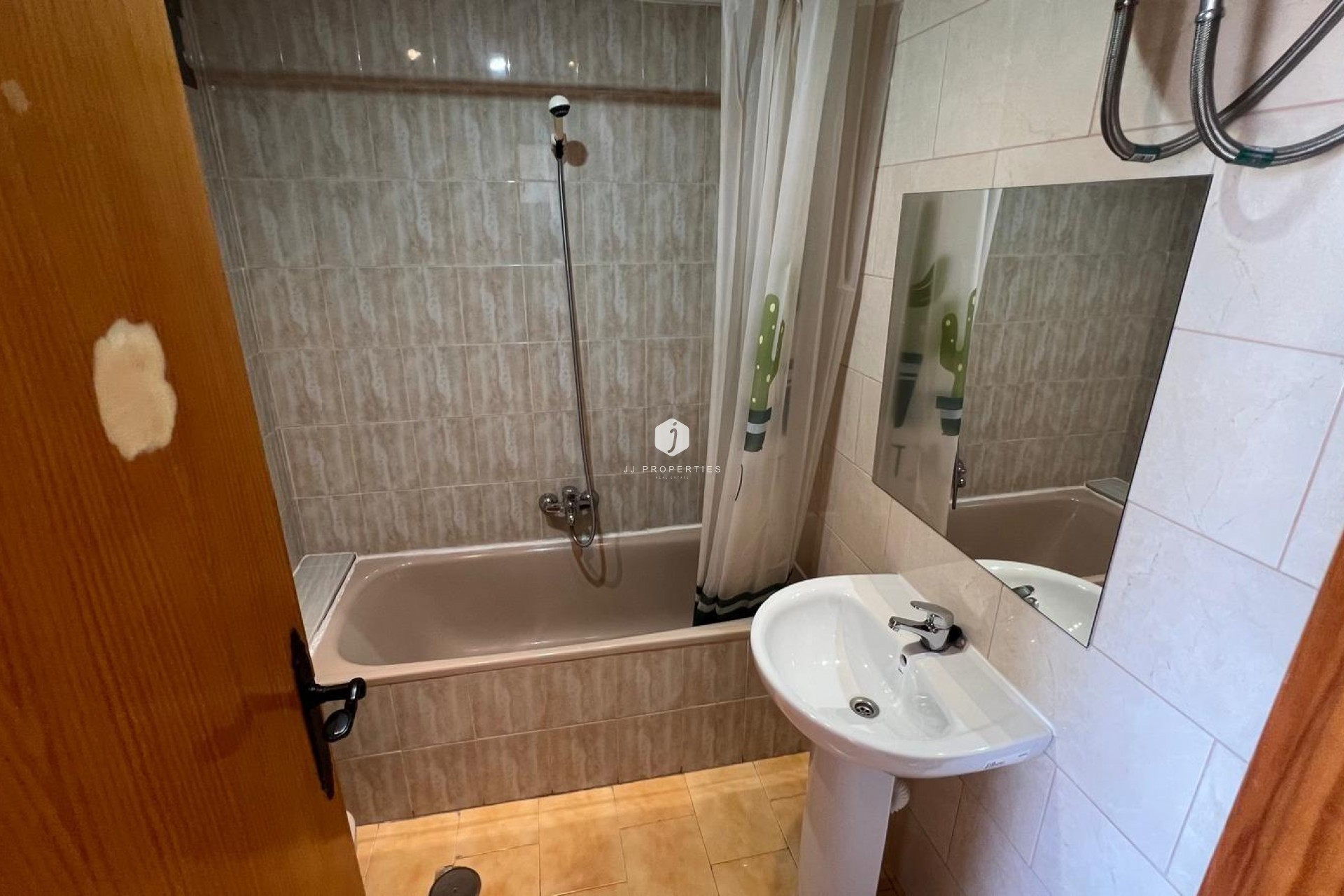 Resale - Apartment / flat -
Torrevieja - Miramar - Torre Del Moro