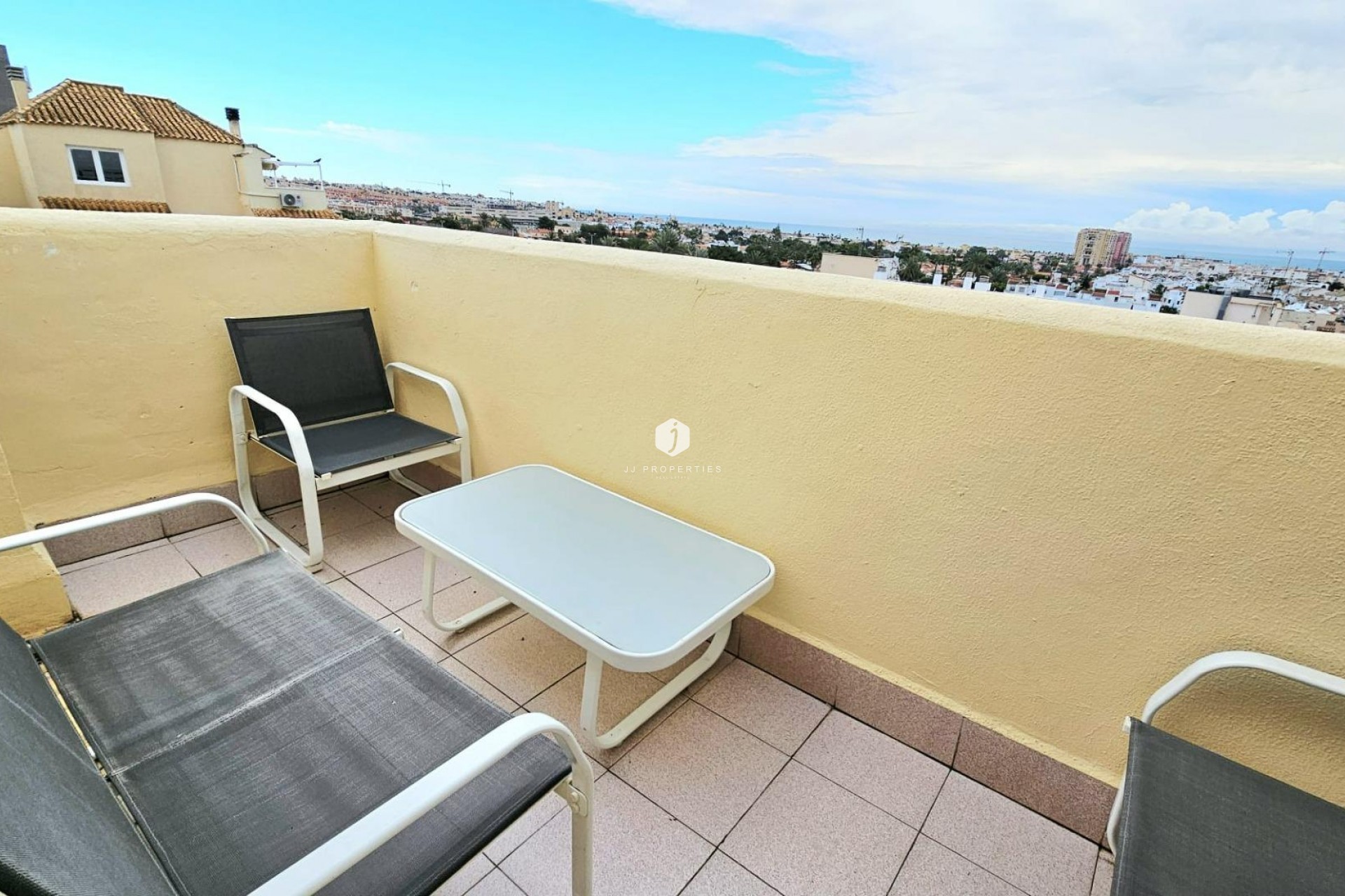 Resale - Apartment / flat -
Torrevieja - Nueva Torrevieja