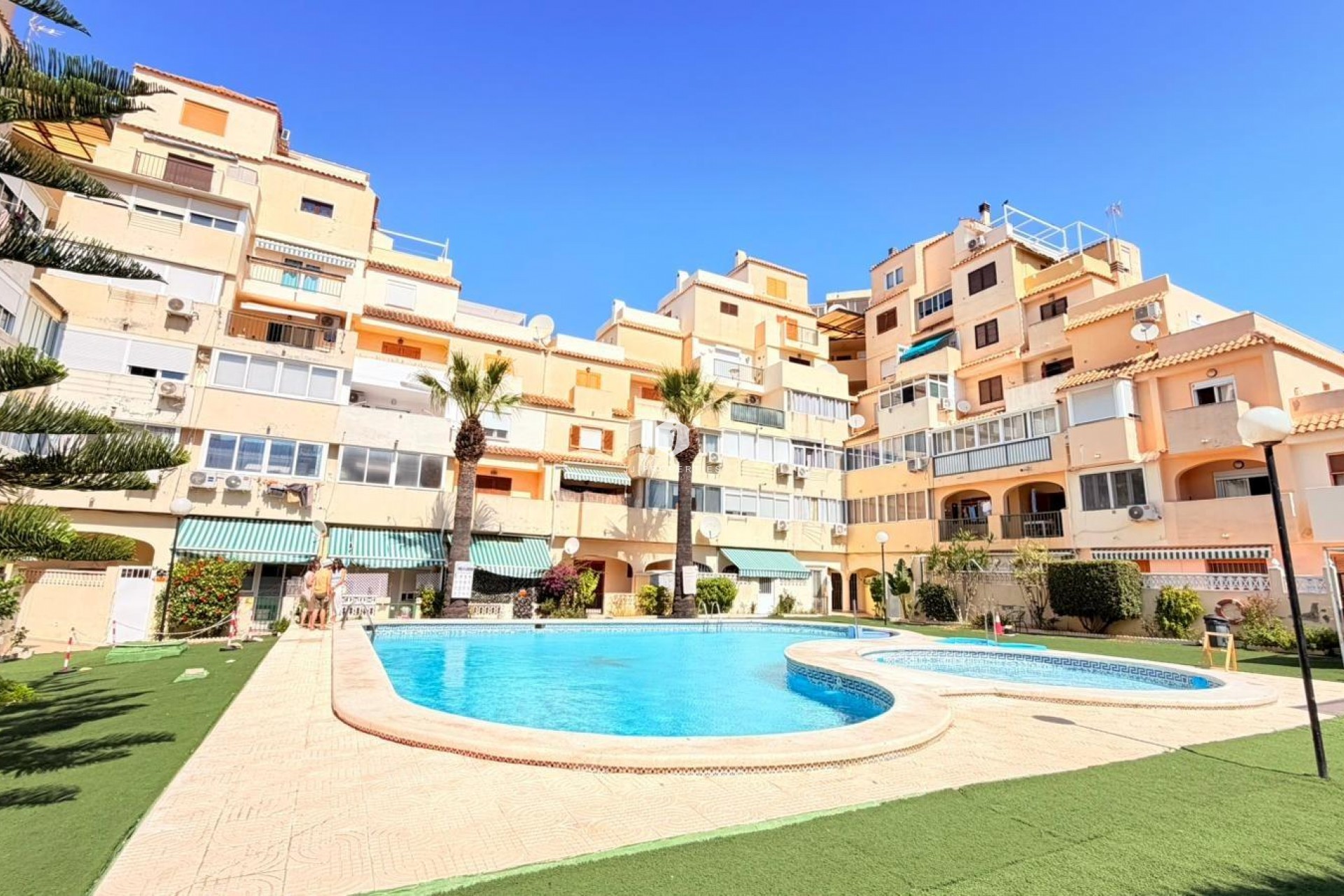 Resale - Apartment / flat -
Torrevieja - Nueva Torrevieja