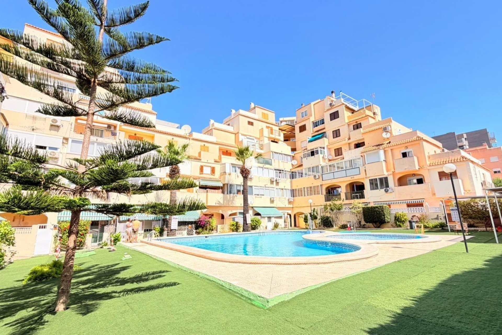 Resale - Apartment / flat -
Torrevieja - Nueva Torrevieja