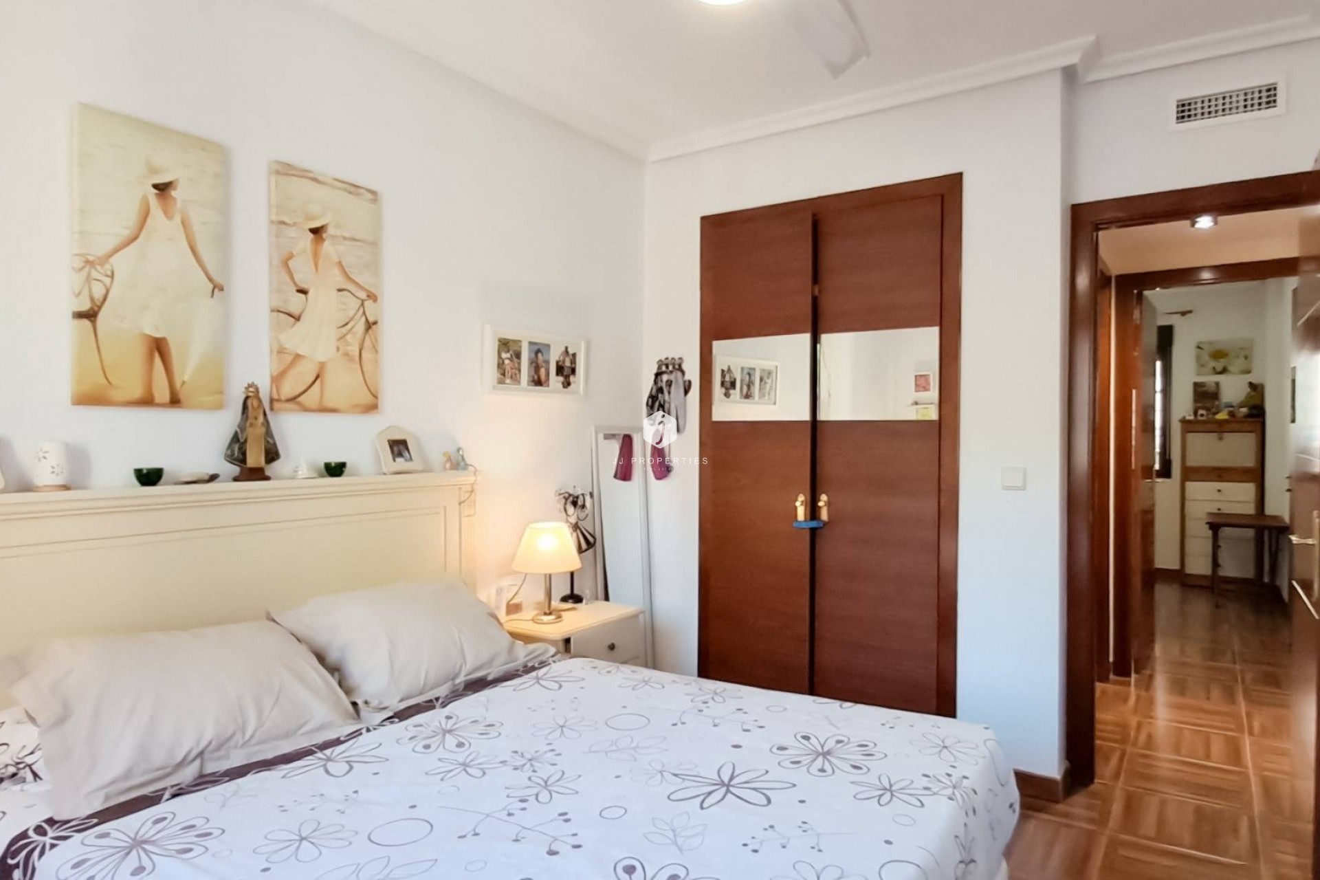 Resale - Apartment / flat -
Torrevieja - Parque Acuático - Sector 25