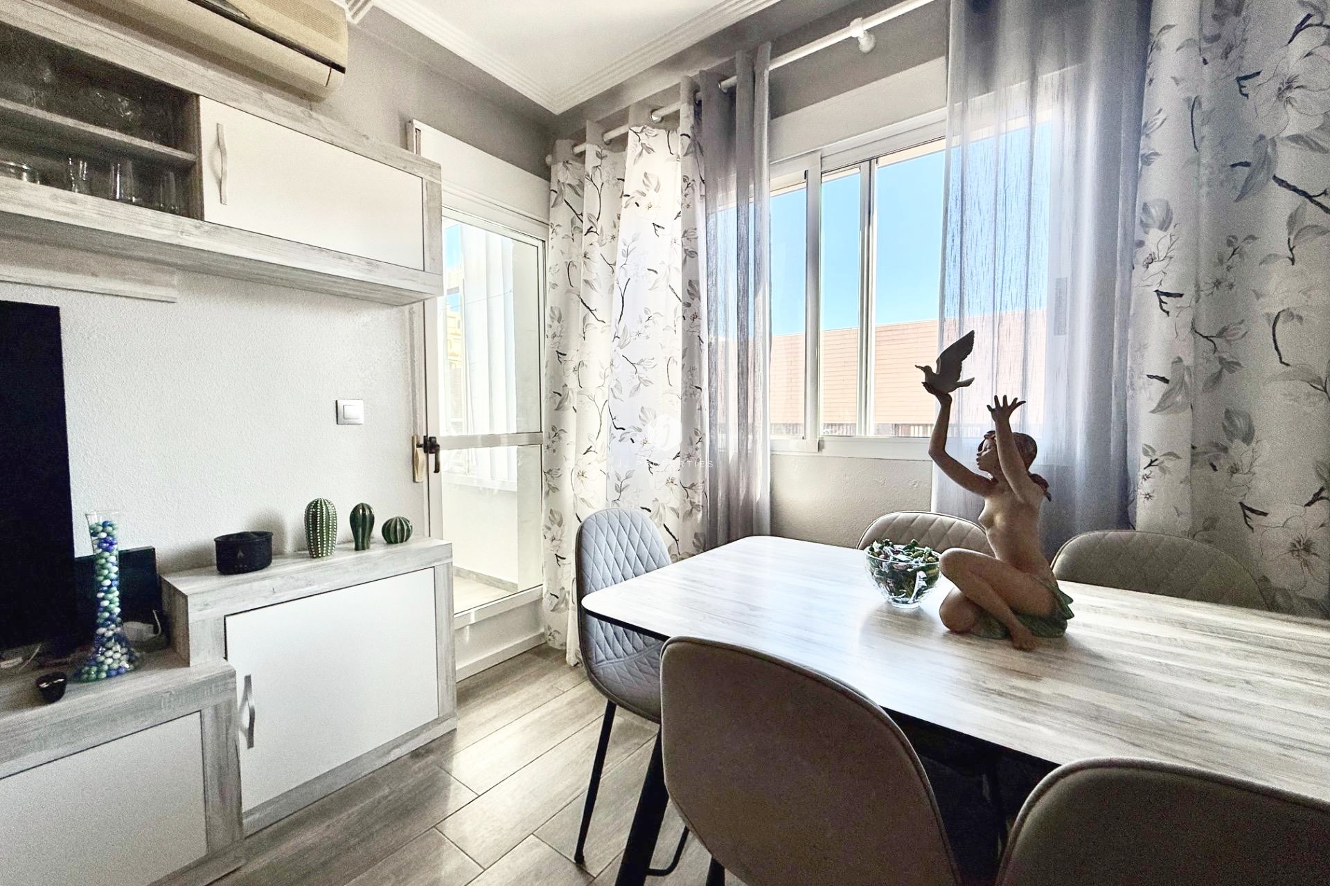 Resale - Apartment / flat -
Torrevieja - PARQUE DE LAS NACIONES