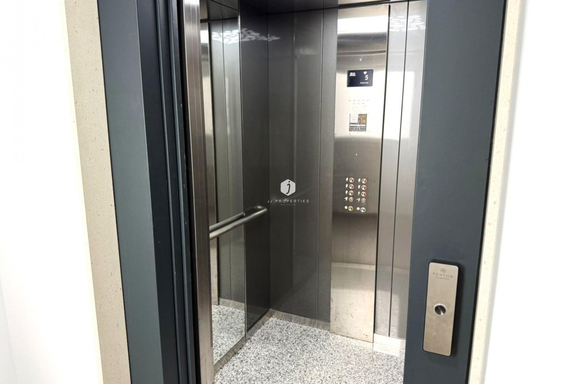 Resale - Apartment / flat -
Torrevieja - PARQUE DE LAS NACIONES