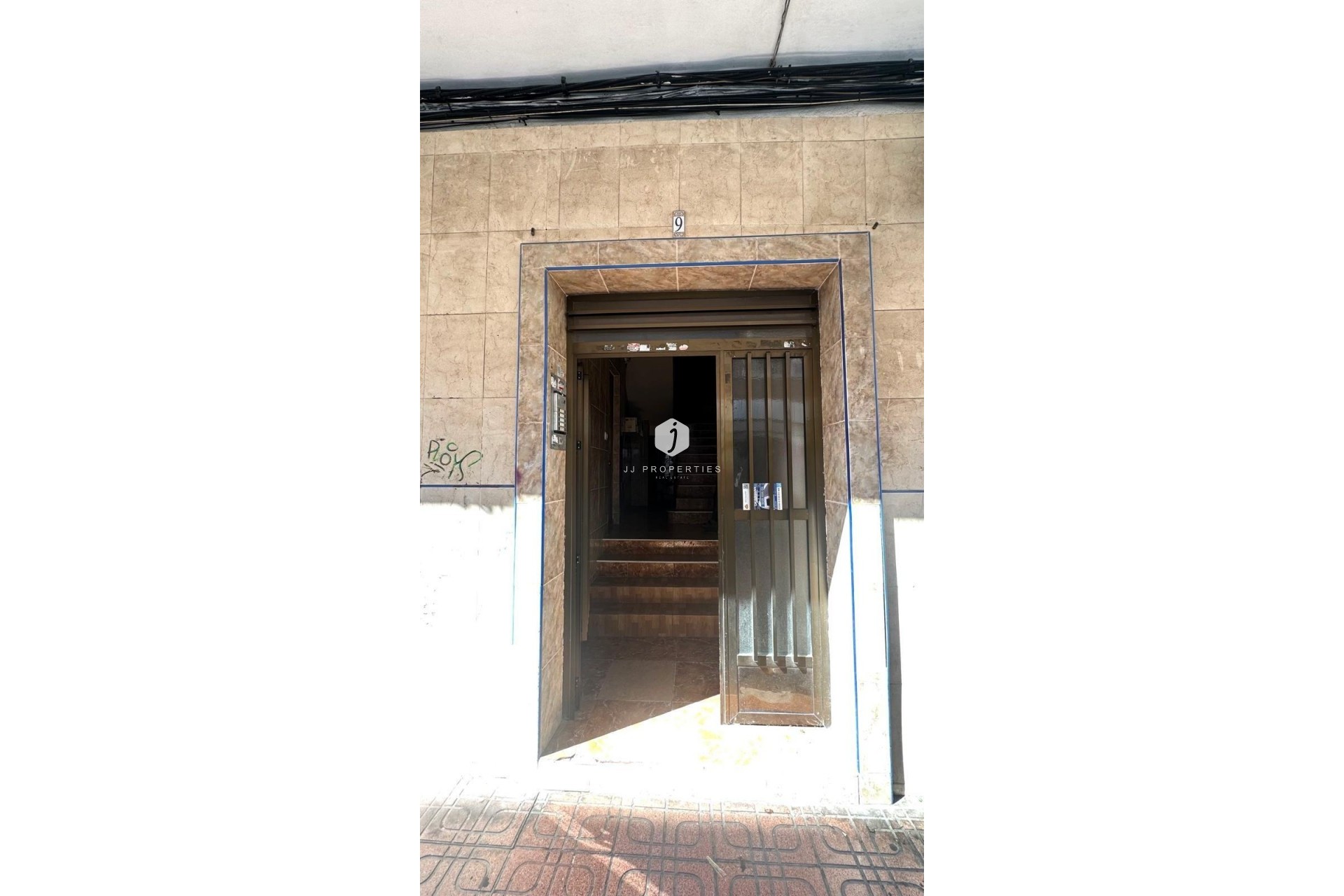 Resale - Apartment / flat -
Torrevieja - Paseo maritimo