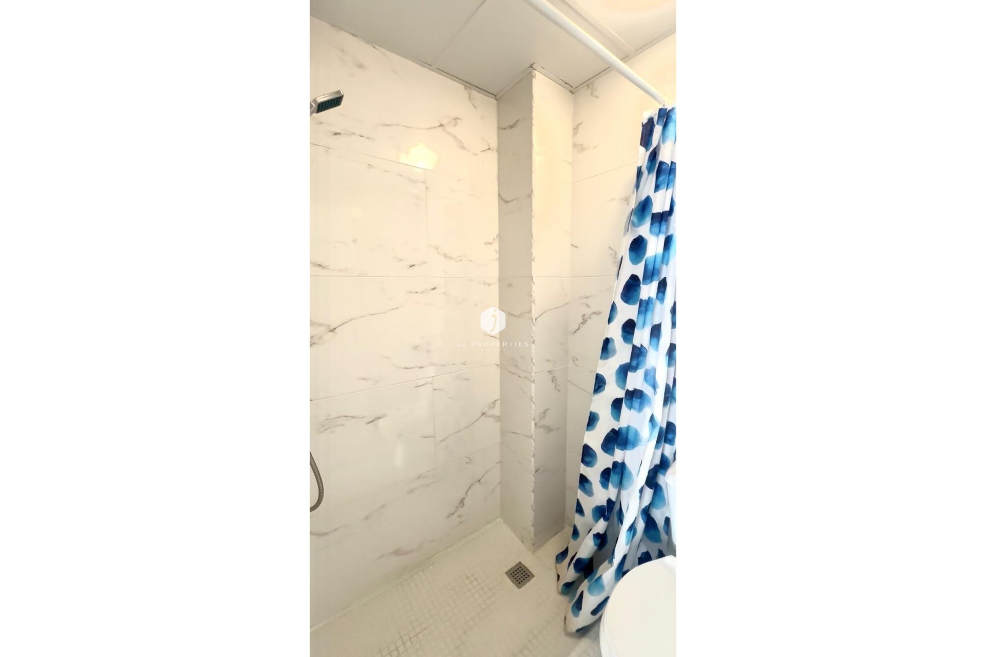 Resale - Apartment / flat -
Torrevieja - Paseo maritimo