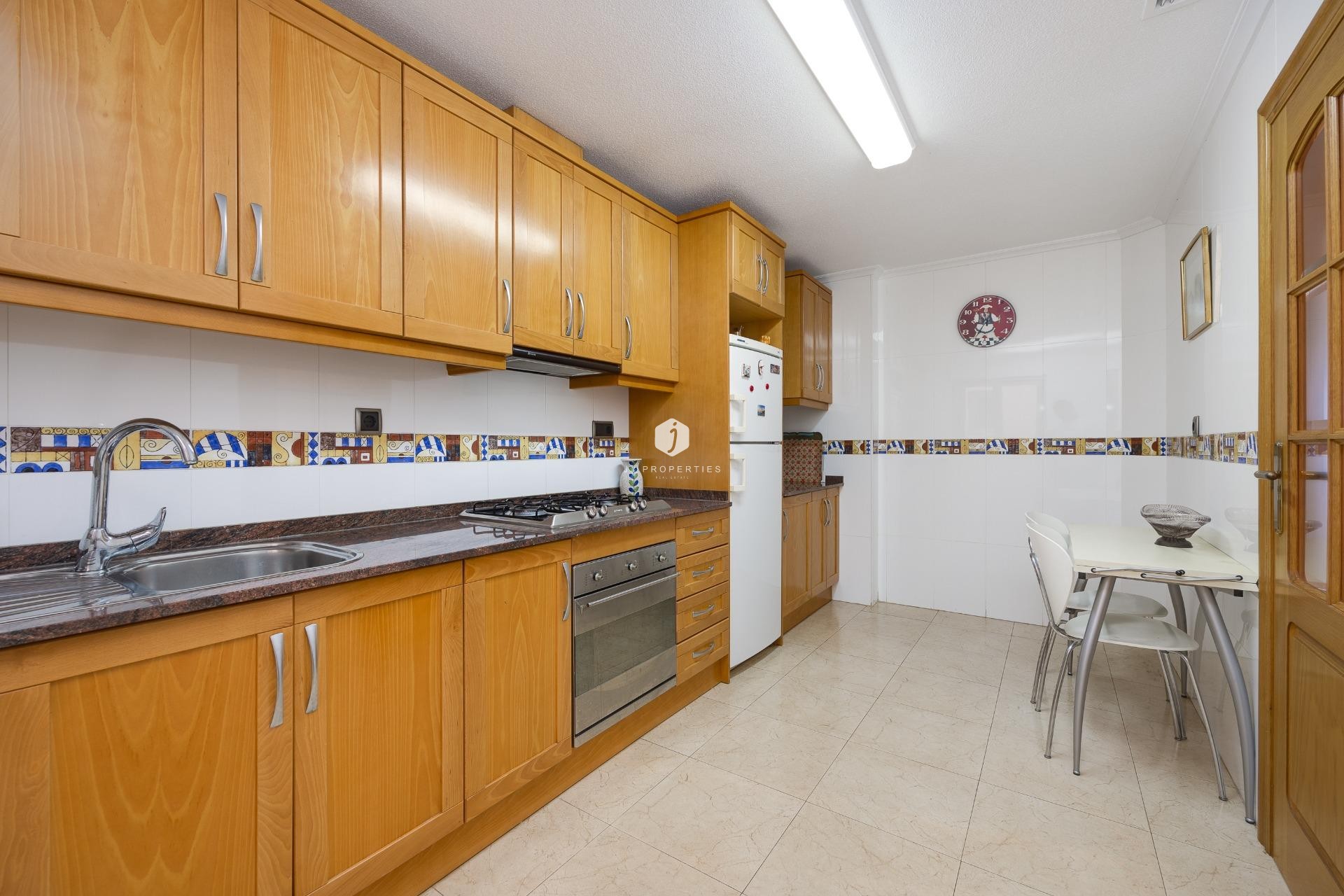 Resale - Apartment / flat -
Torrevieja - Paseo maritimo
