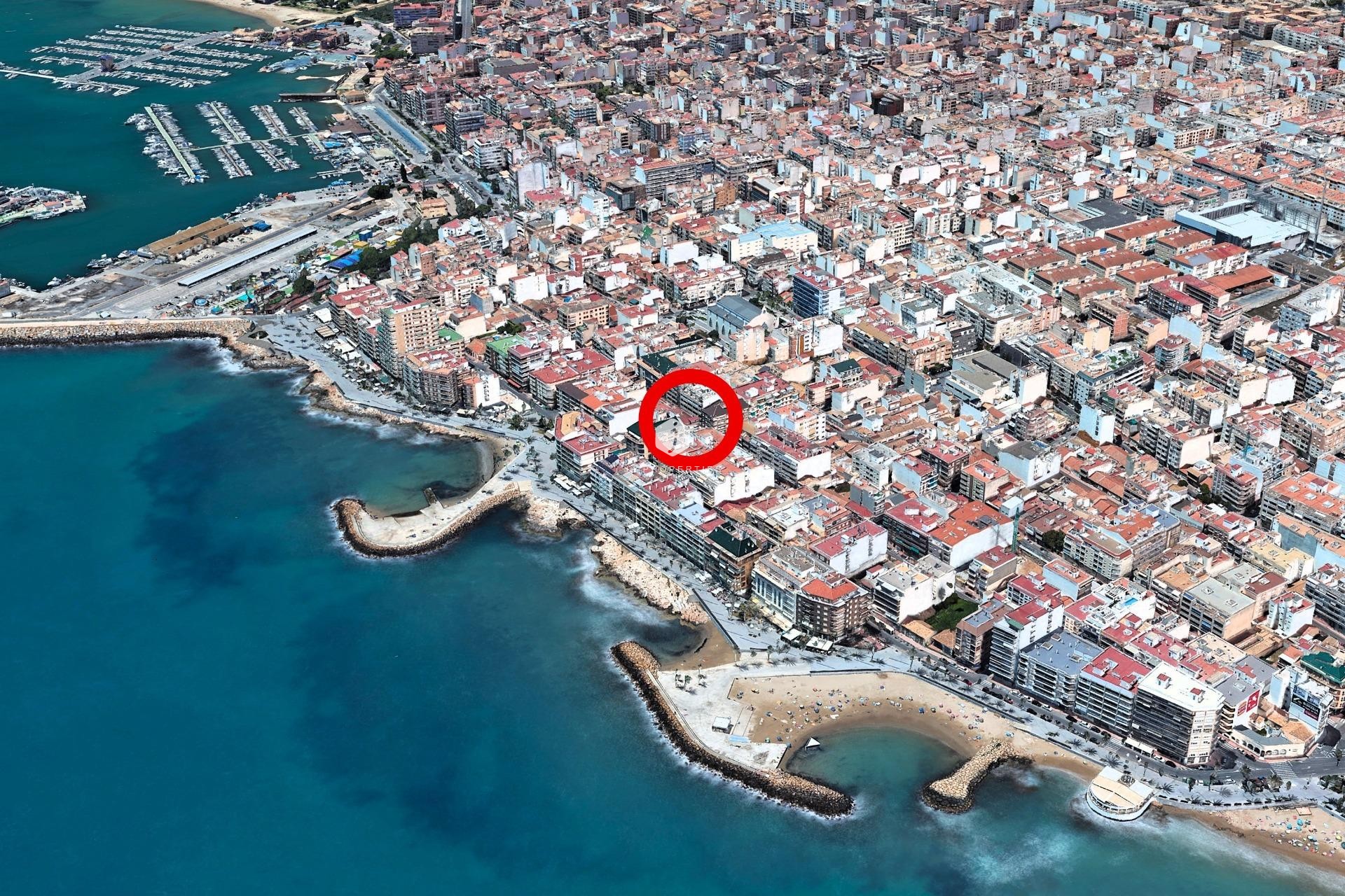 Resale - Apartment / flat -
Torrevieja - Paseo maritimo