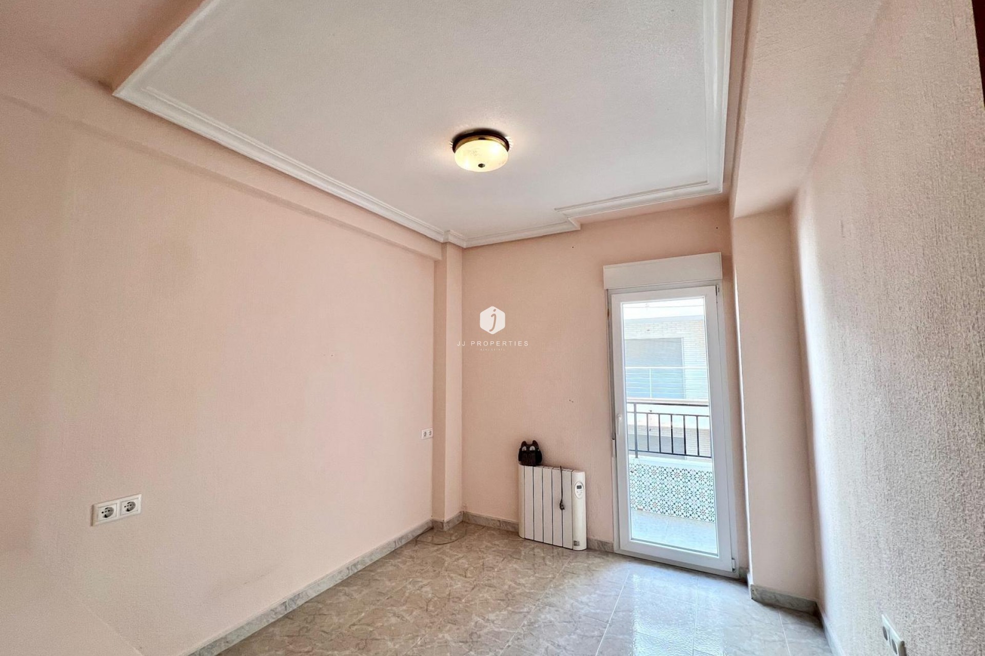 Resale - Apartment / flat -
Torrevieja - Paseo maritimo