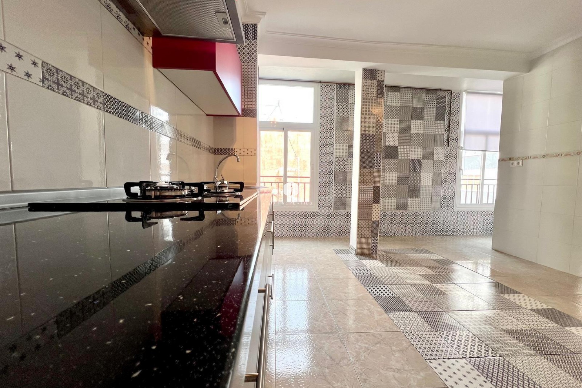 Resale - Apartment / flat -
Torrevieja - Paseo maritimo