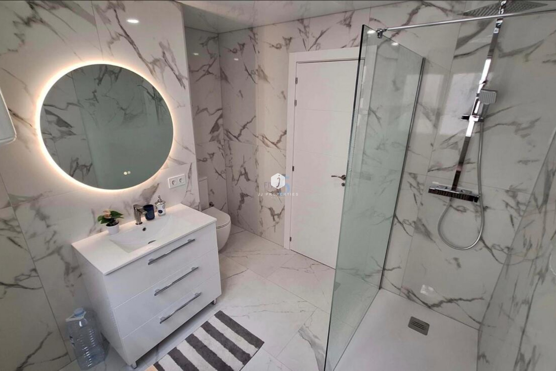 Resale - Apartment / flat -
Torrevieja - Playa Acecion