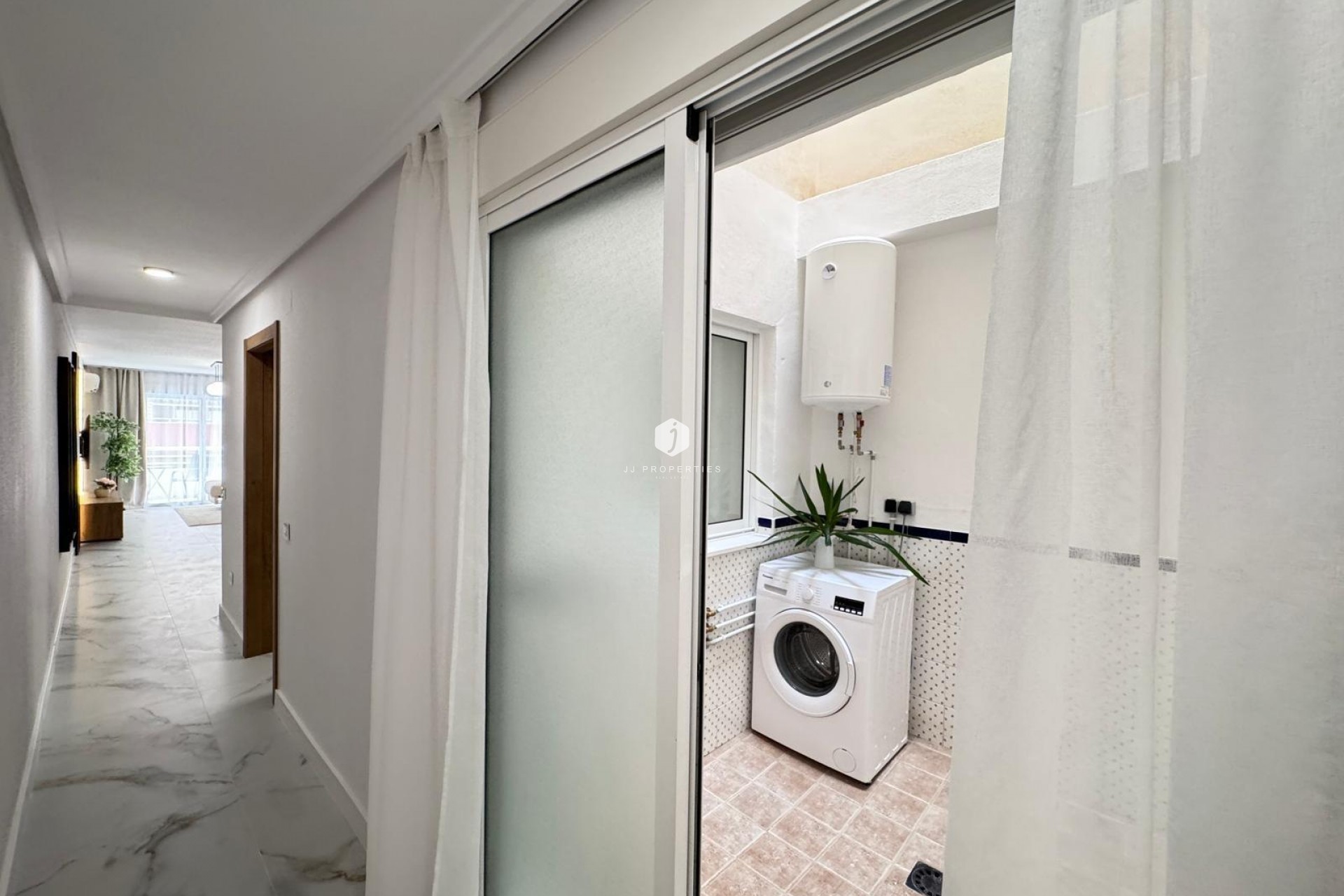 Resale - Apartment / flat -
Torrevieja - Playa de los Locos