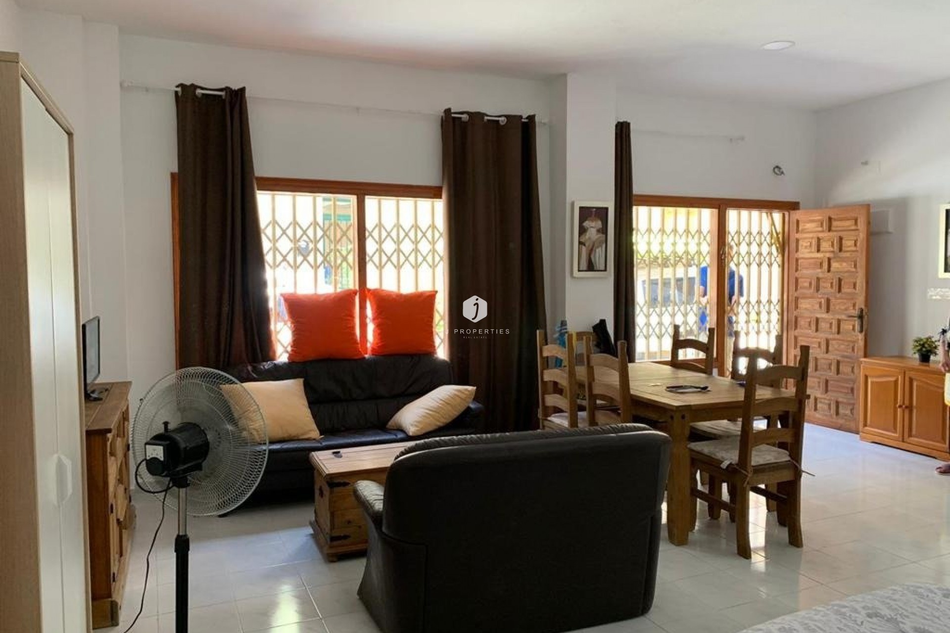 Resale - Apartment / flat -
Torrevieja - Playa de los Locos