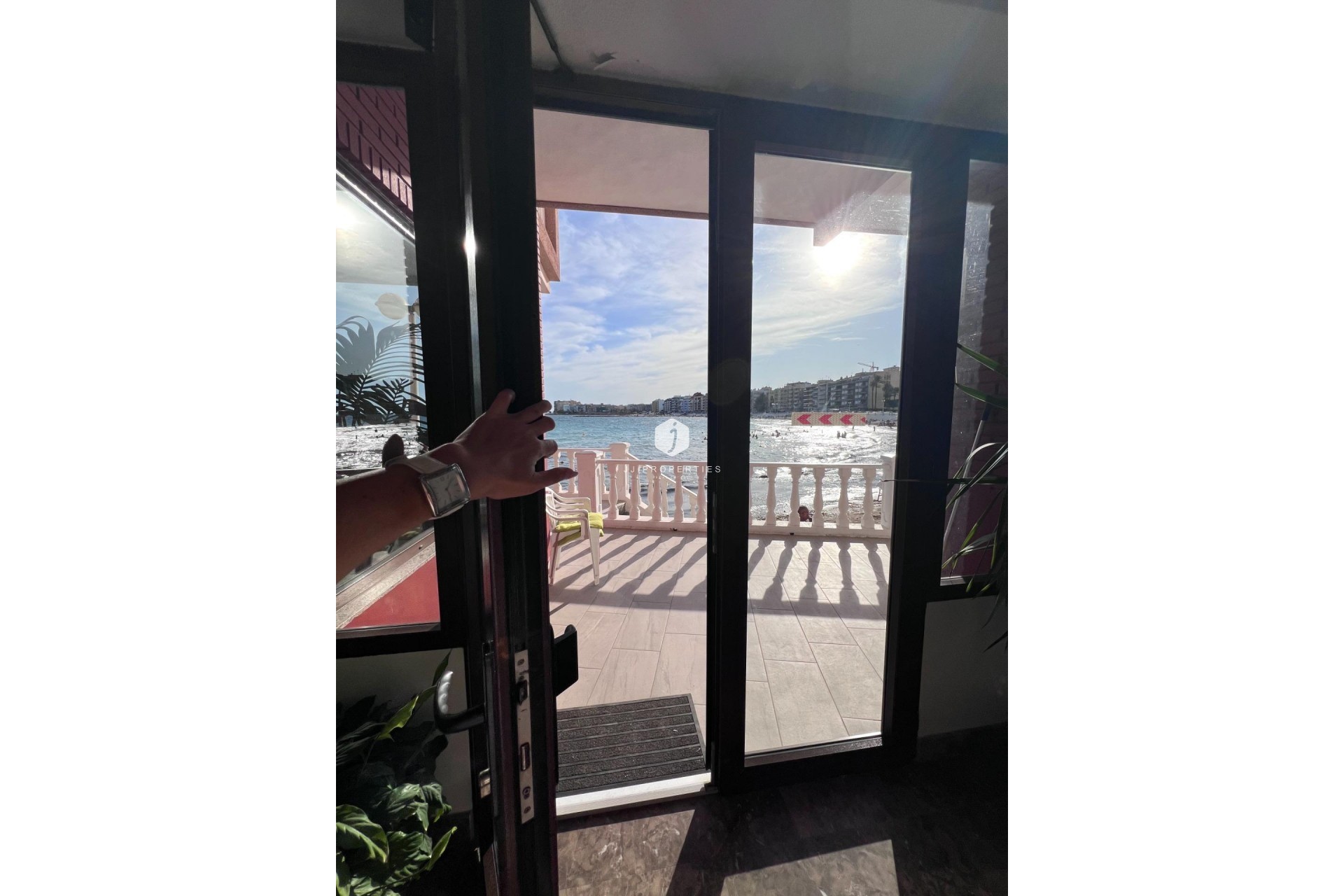 Resale - Apartment / flat -
Torrevieja - Playa de los Locos