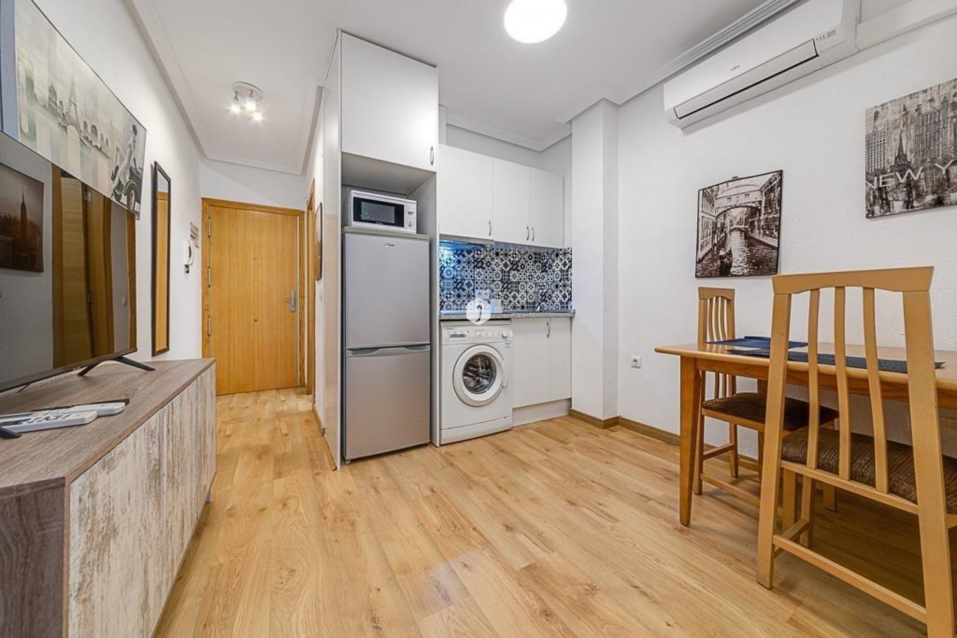 Resale - Apartment / flat -
Torrevieja - Playa de los Locos