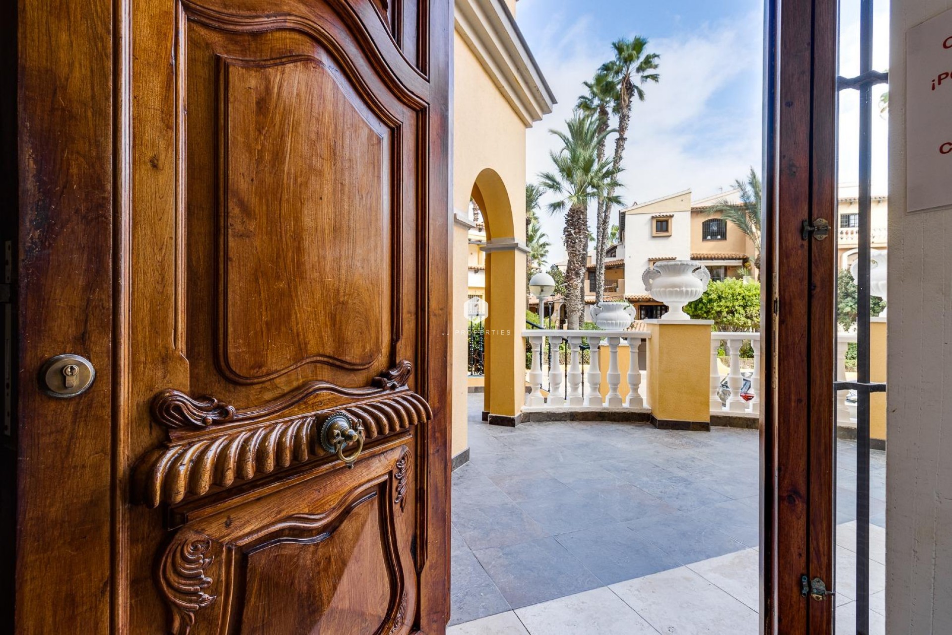 Resale - Apartment / flat -
Torrevieja - Playa de los Locos