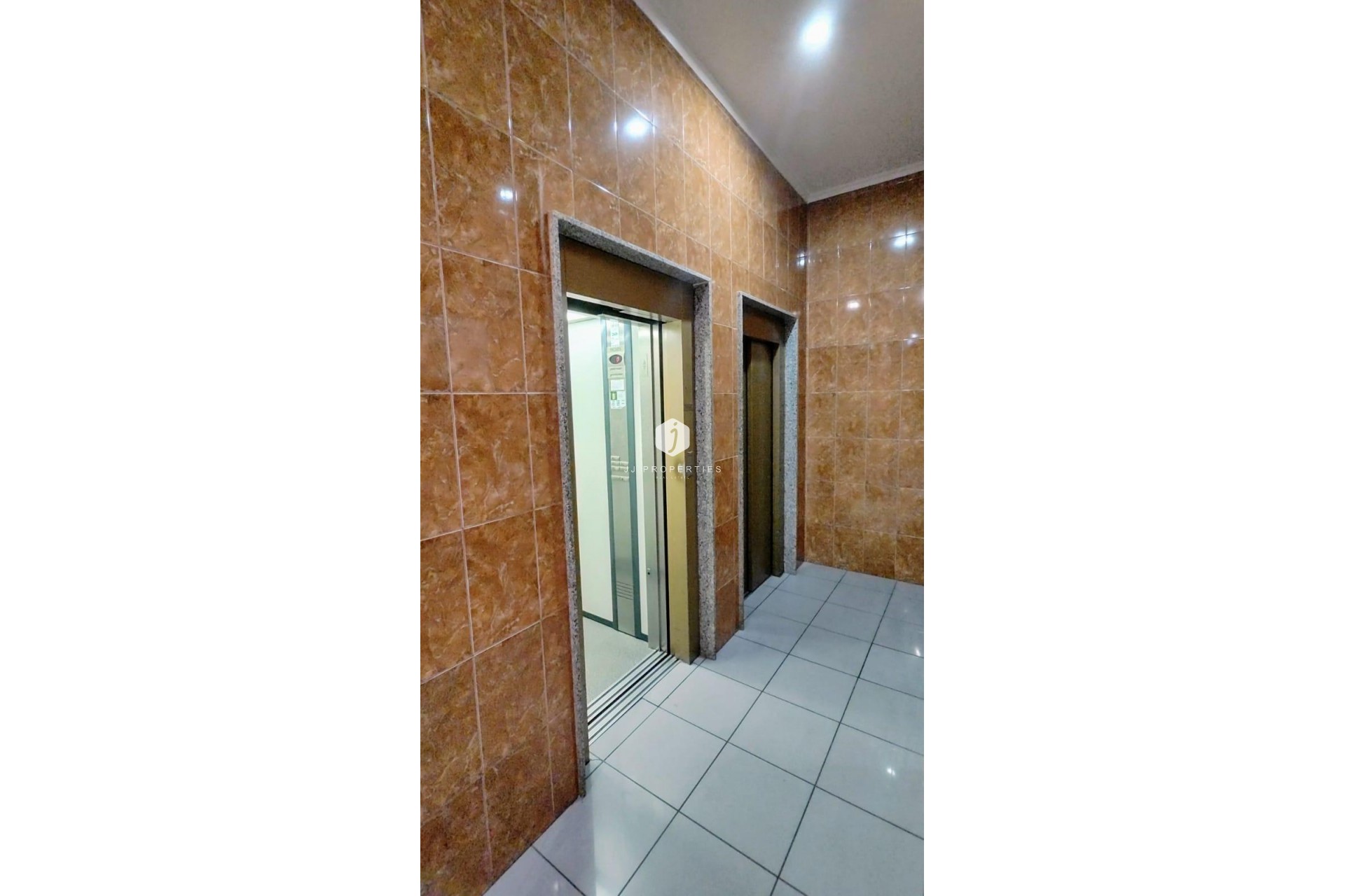 Resale - Apartment / flat -
Torrevieja - Playa de los Locos