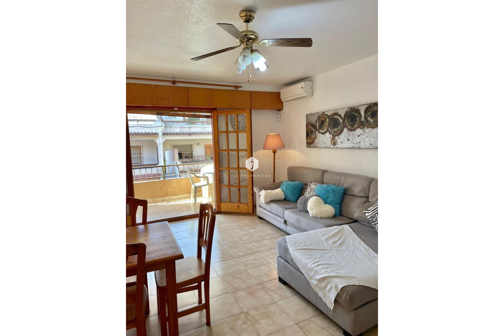 Resale - Apartment / flat -
Torrevieja - Playa de los Locos