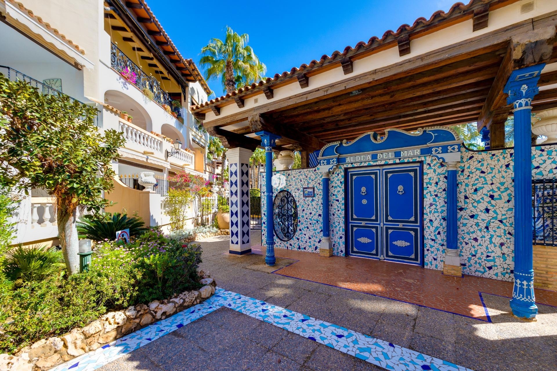 Resale - Apartment / flat -
Torrevieja - Playa de los Locos