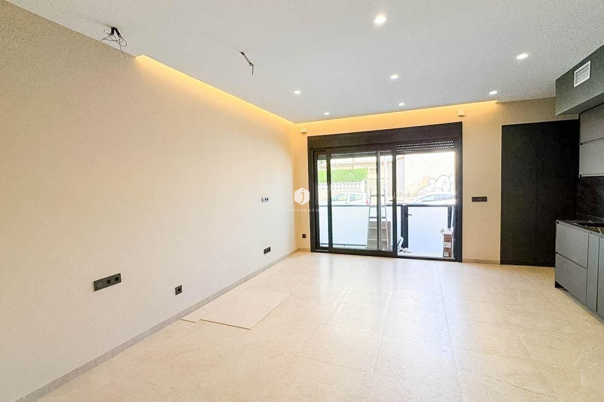 Resale - Apartment / flat -
Torrevieja - Playa de los Locos