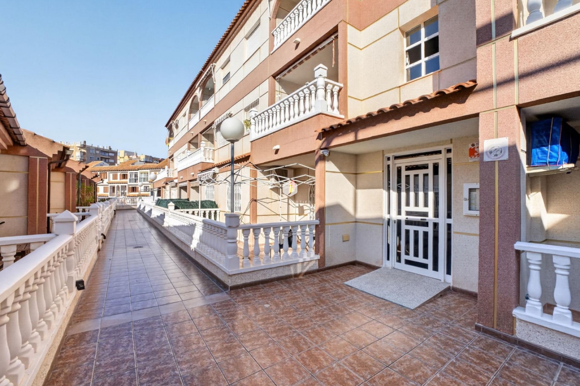 Resale - Apartment / flat -
Torrevieja - Playa de los locos