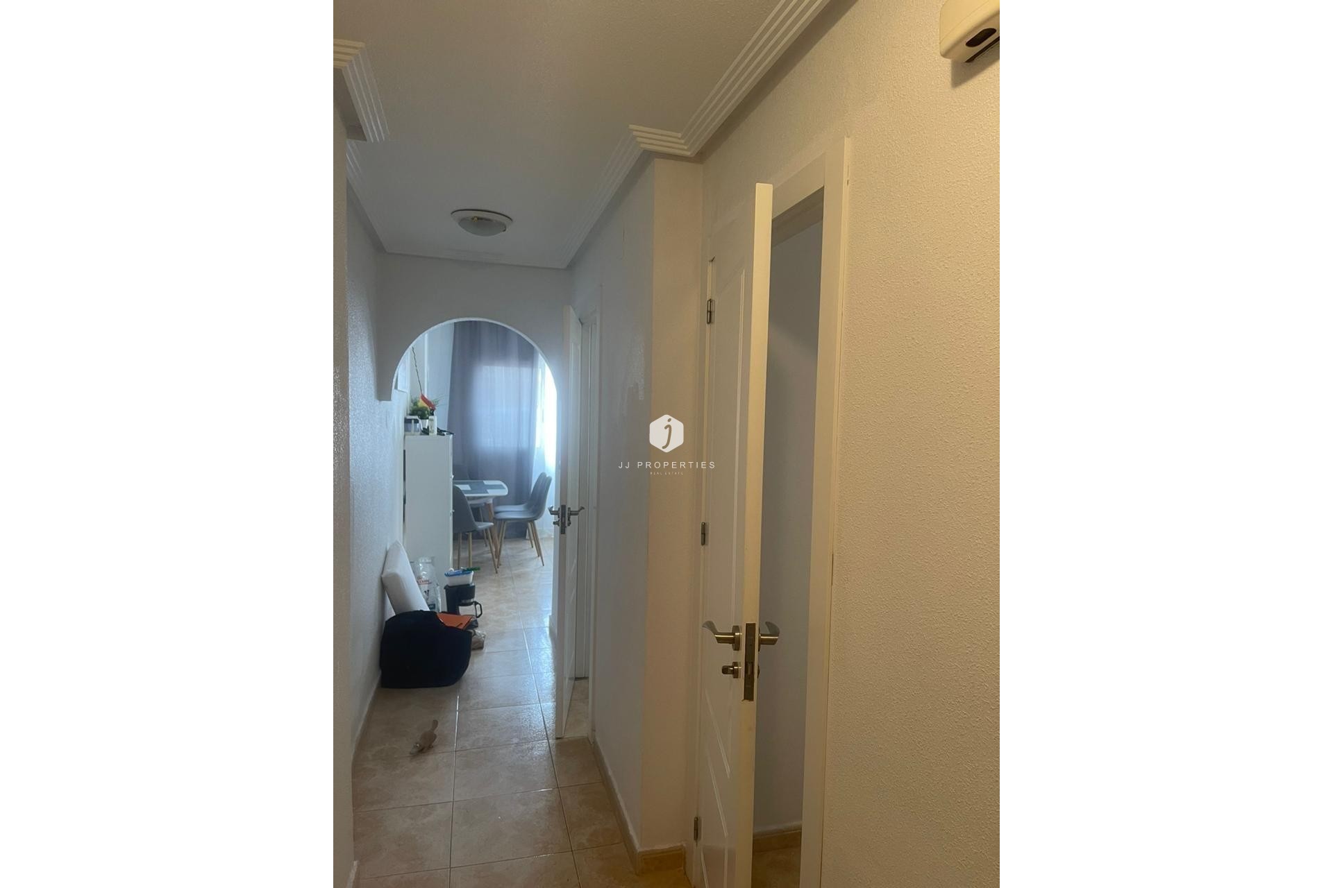 Resale - Apartment / flat -
Torrevieja - Playa de los Locos