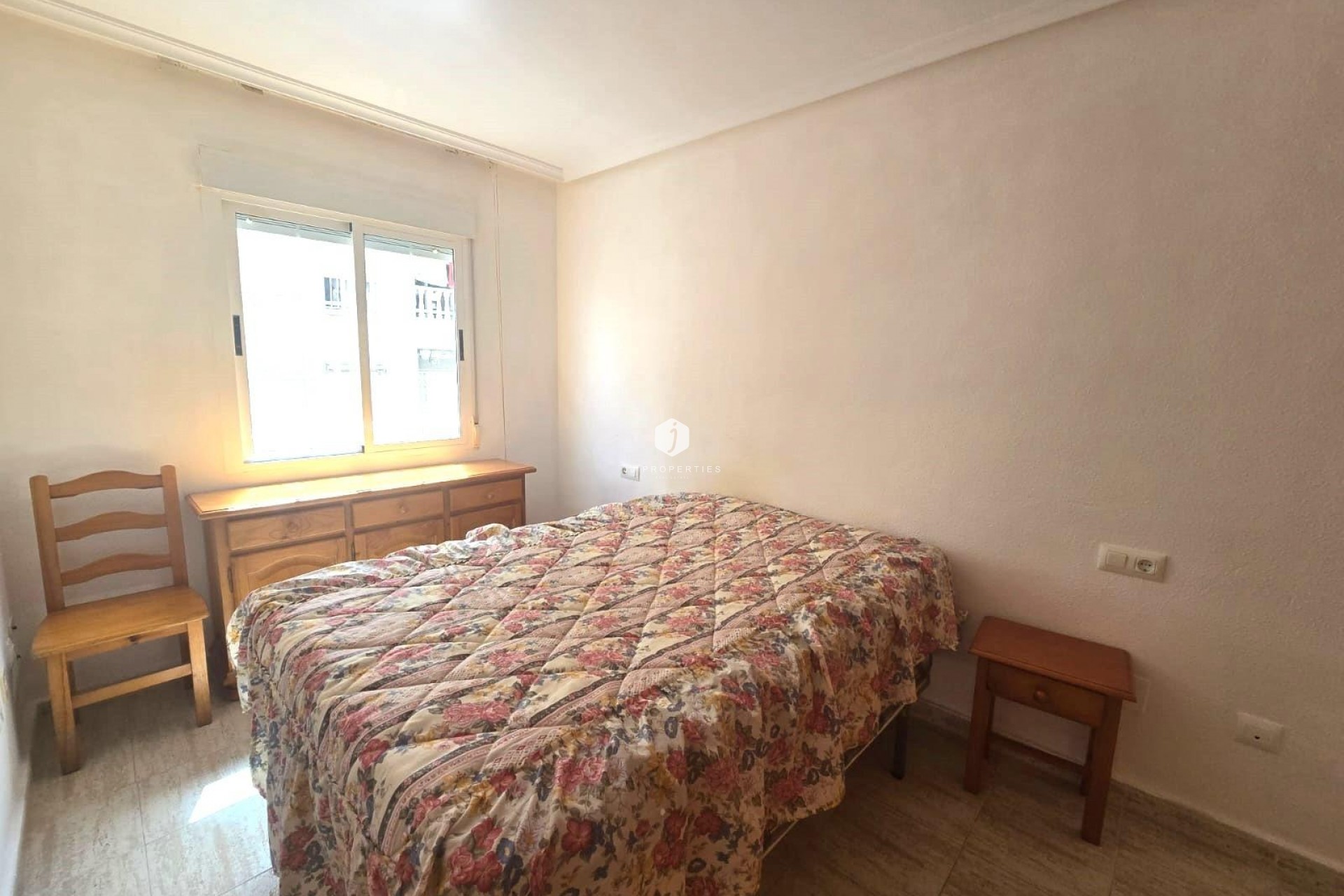 Resale - Apartment / flat -
Torrevieja - Playa de los Locos