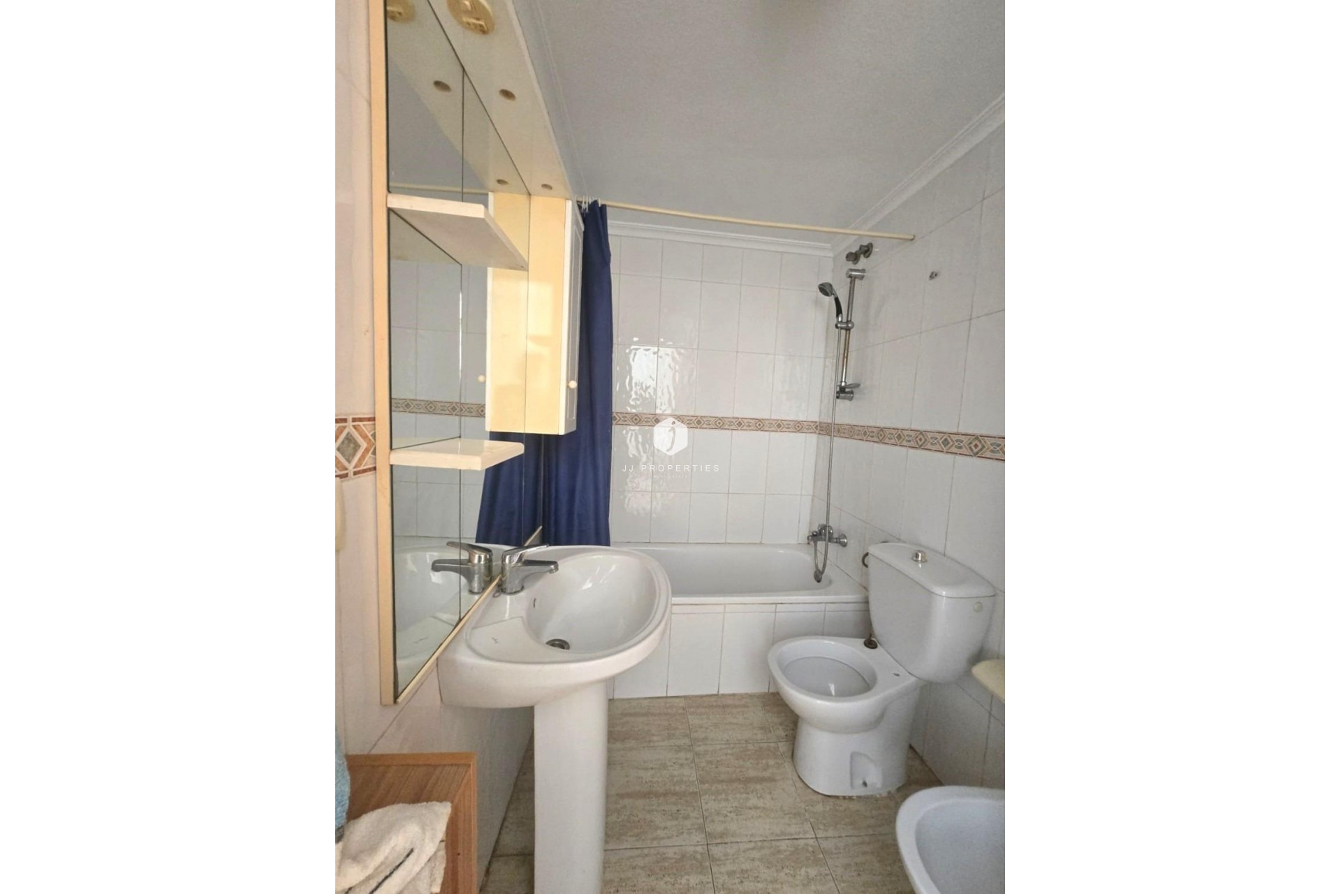 Resale - Apartment / flat -
Torrevieja - Playa de los Locos