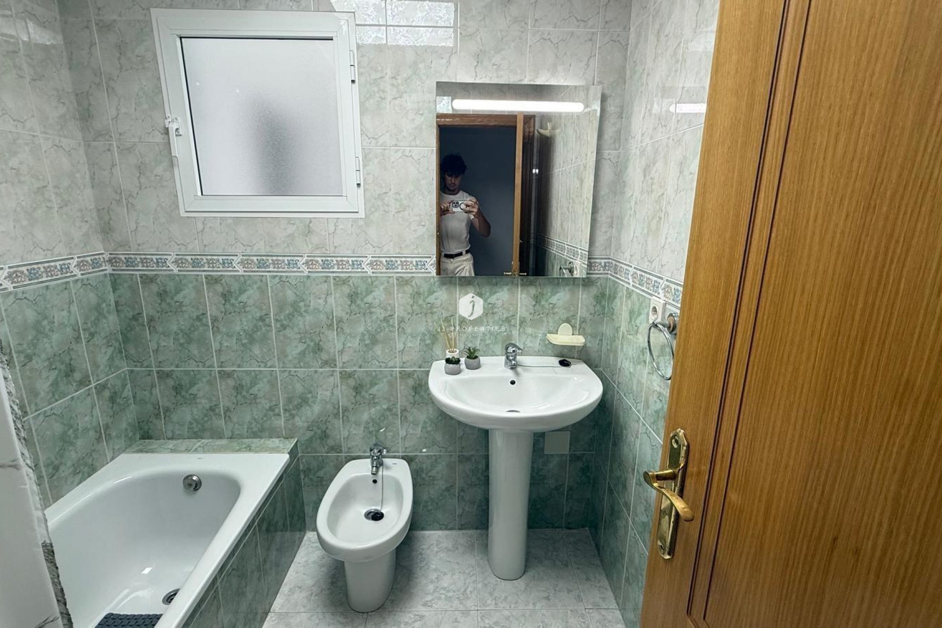 Resale - Apartment / flat -
Torrevieja - Playa de los Locos