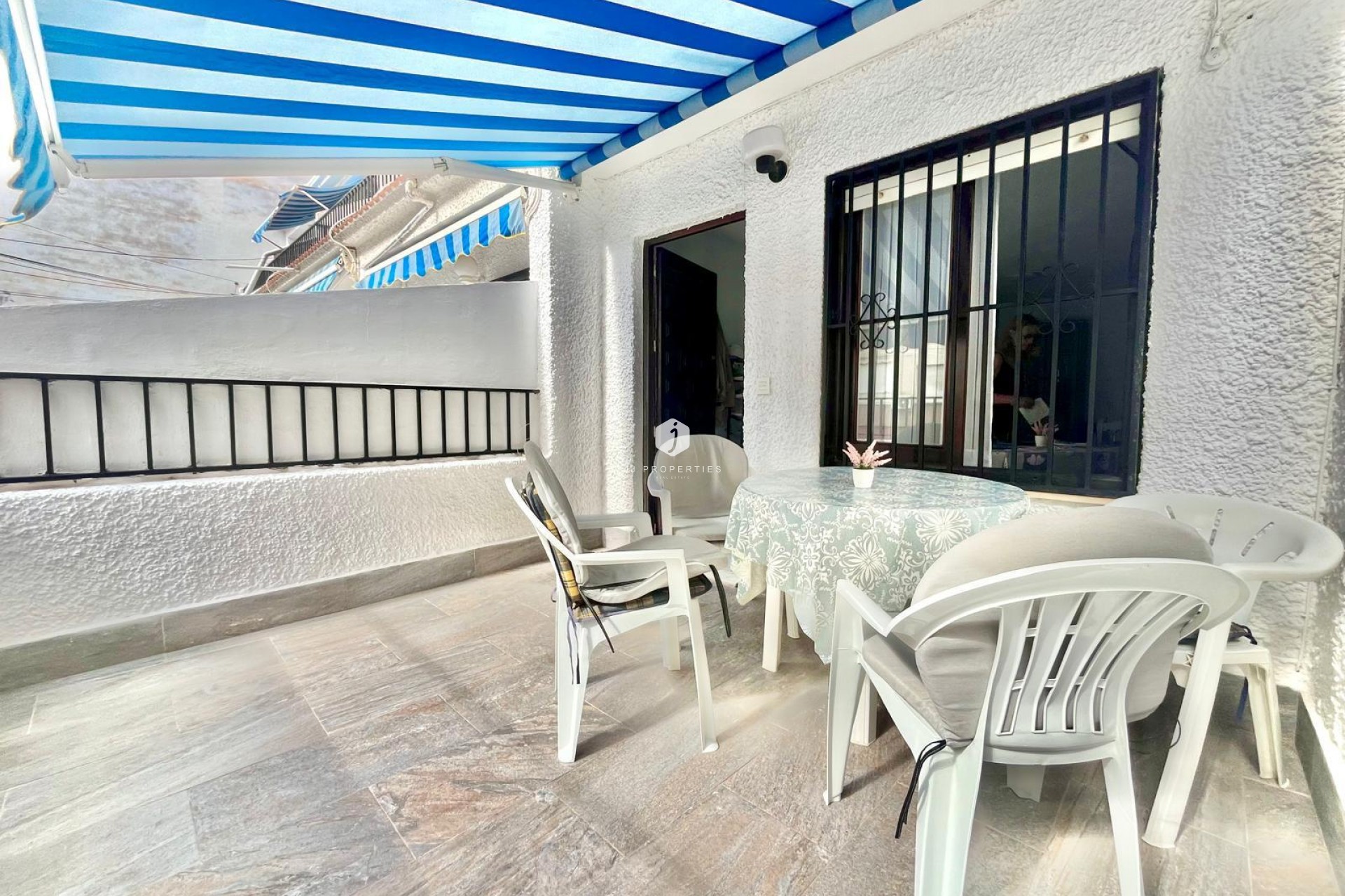 Resale - Apartment / flat -
Torrevieja - Playa de los Locos
