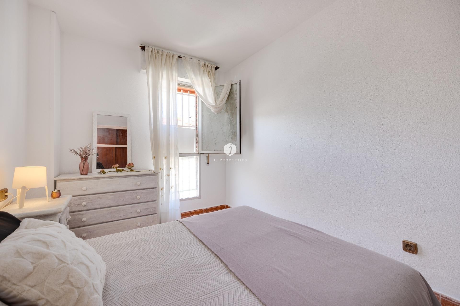 Resale - Apartment / flat -
Torrevieja - Playa de los Naufragos