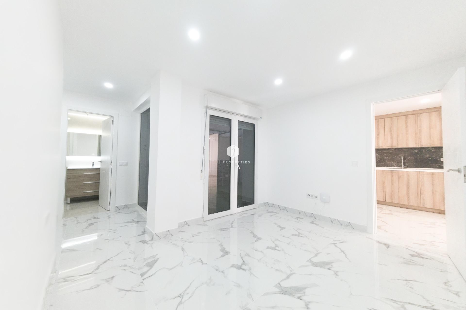 Resale - Apartment / flat -
Torrevieja - Playa de los Naufragos