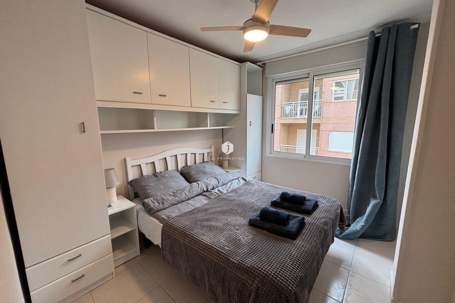 Resale - Apartment / flat -
Torrevieja - Playa de los Naufragos