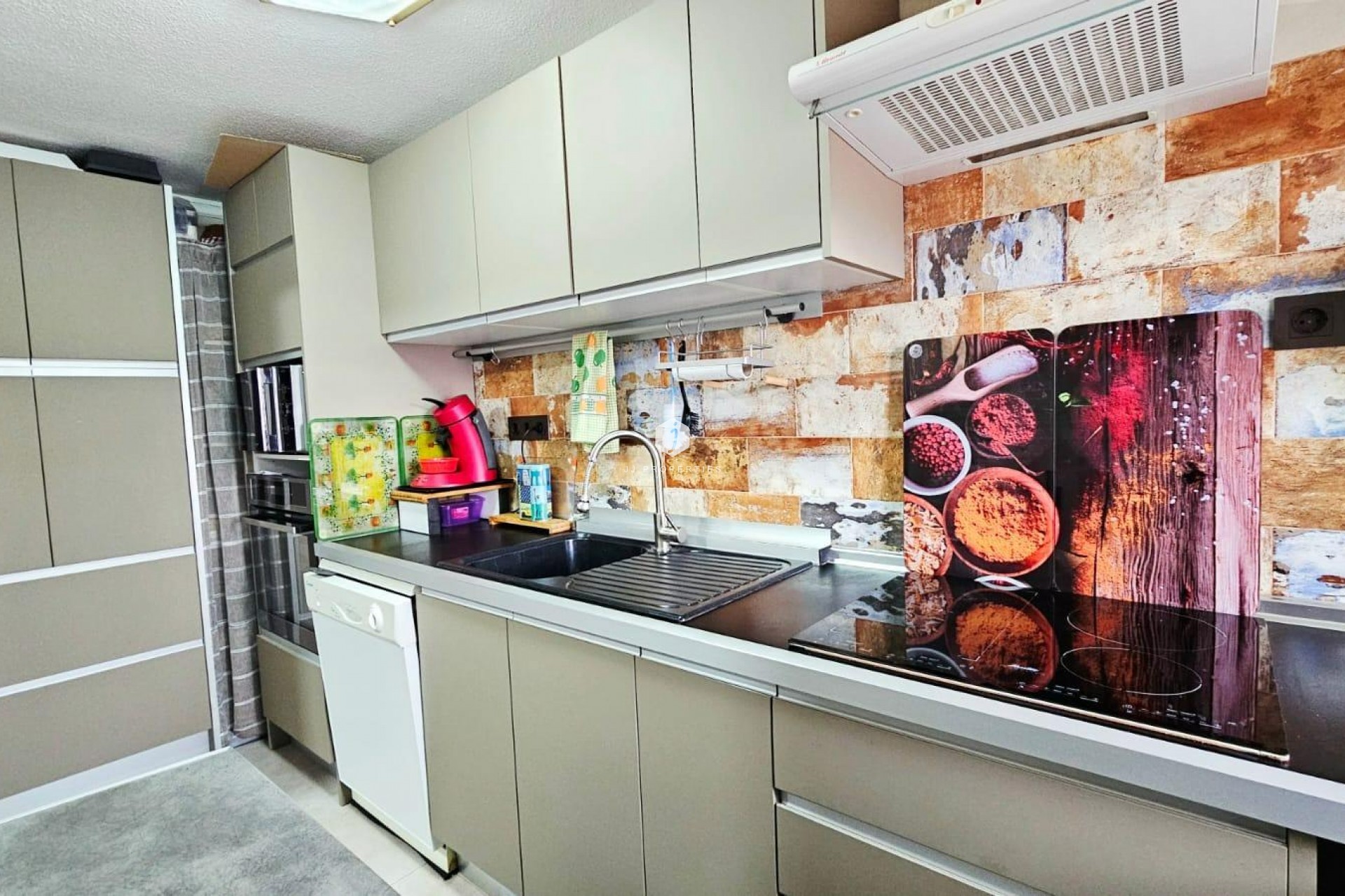 Resale - Apartment / flat -
Torrevieja - Playa de los Naufragos