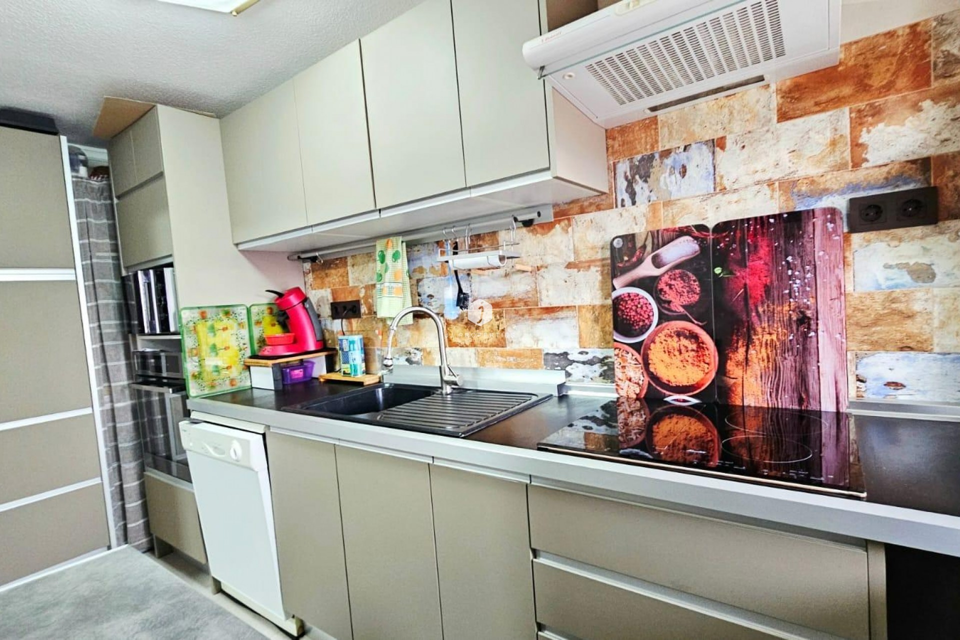 Resale - Apartment / flat -
Torrevieja - Playa de los Naufragos