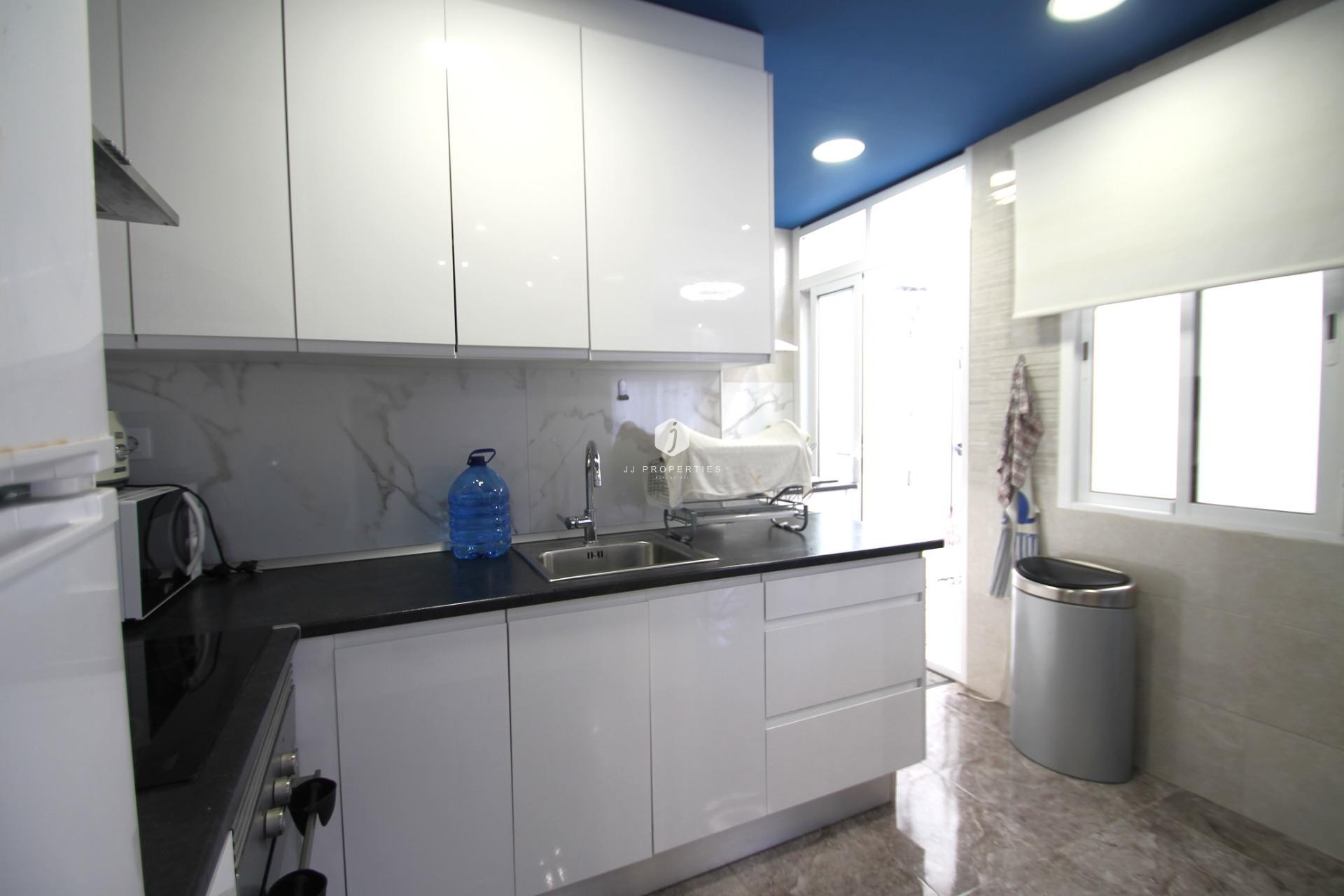 Resale - Apartment / flat -
Torrevieja - Playa de los Naufragos