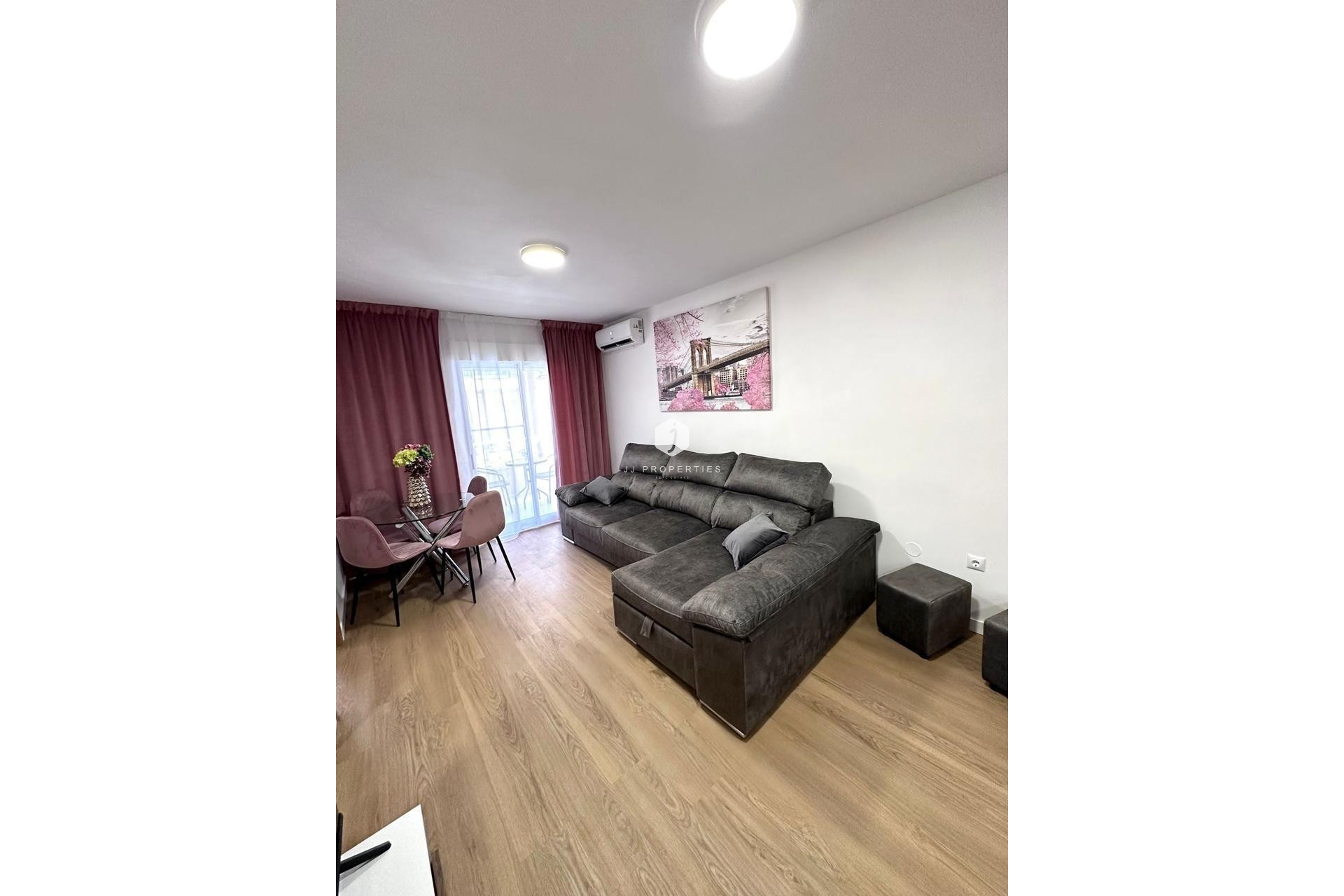 Resale - Apartment / flat -
Torrevieja - Playa del Cura