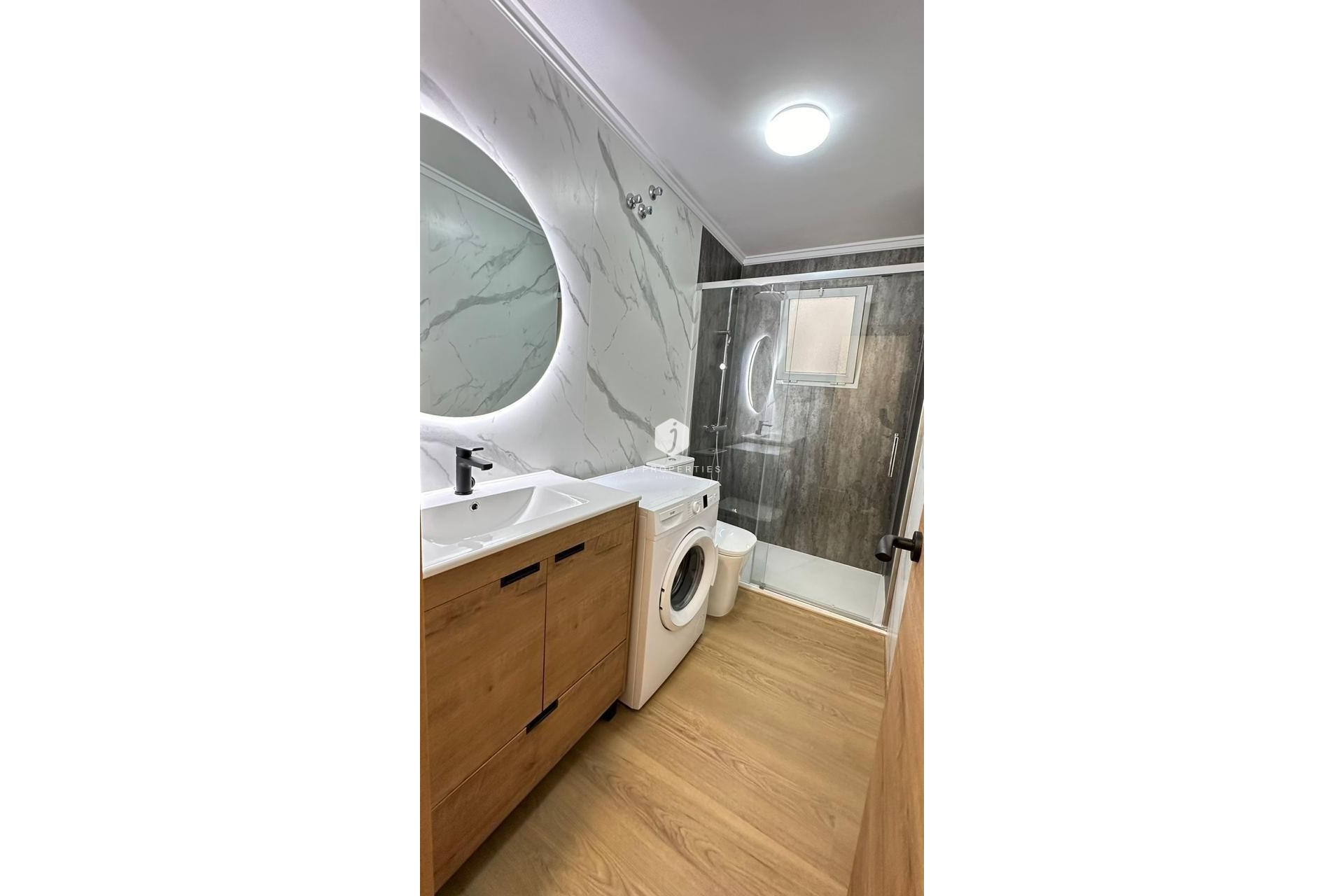 Resale - Apartment / flat -
Torrevieja - Playa del Cura