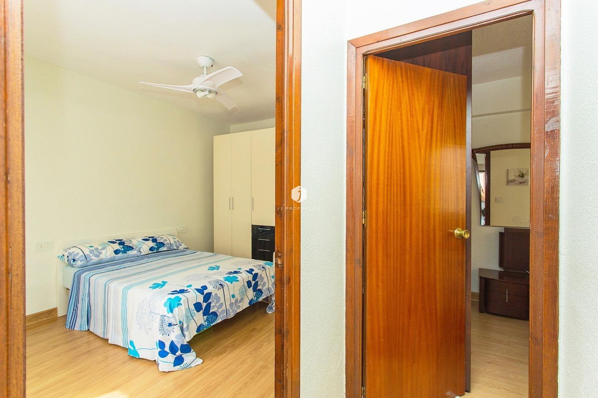 Resale - Apartment / flat -
Torrevieja - Playa del Cura