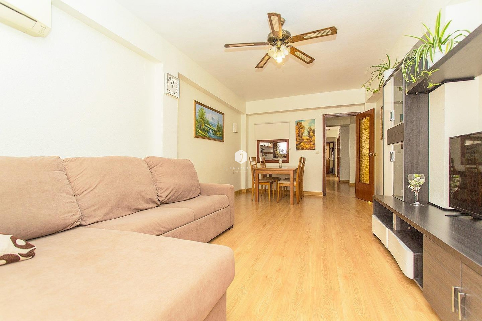 Resale - Apartment / flat -
Torrevieja - Playa del Cura