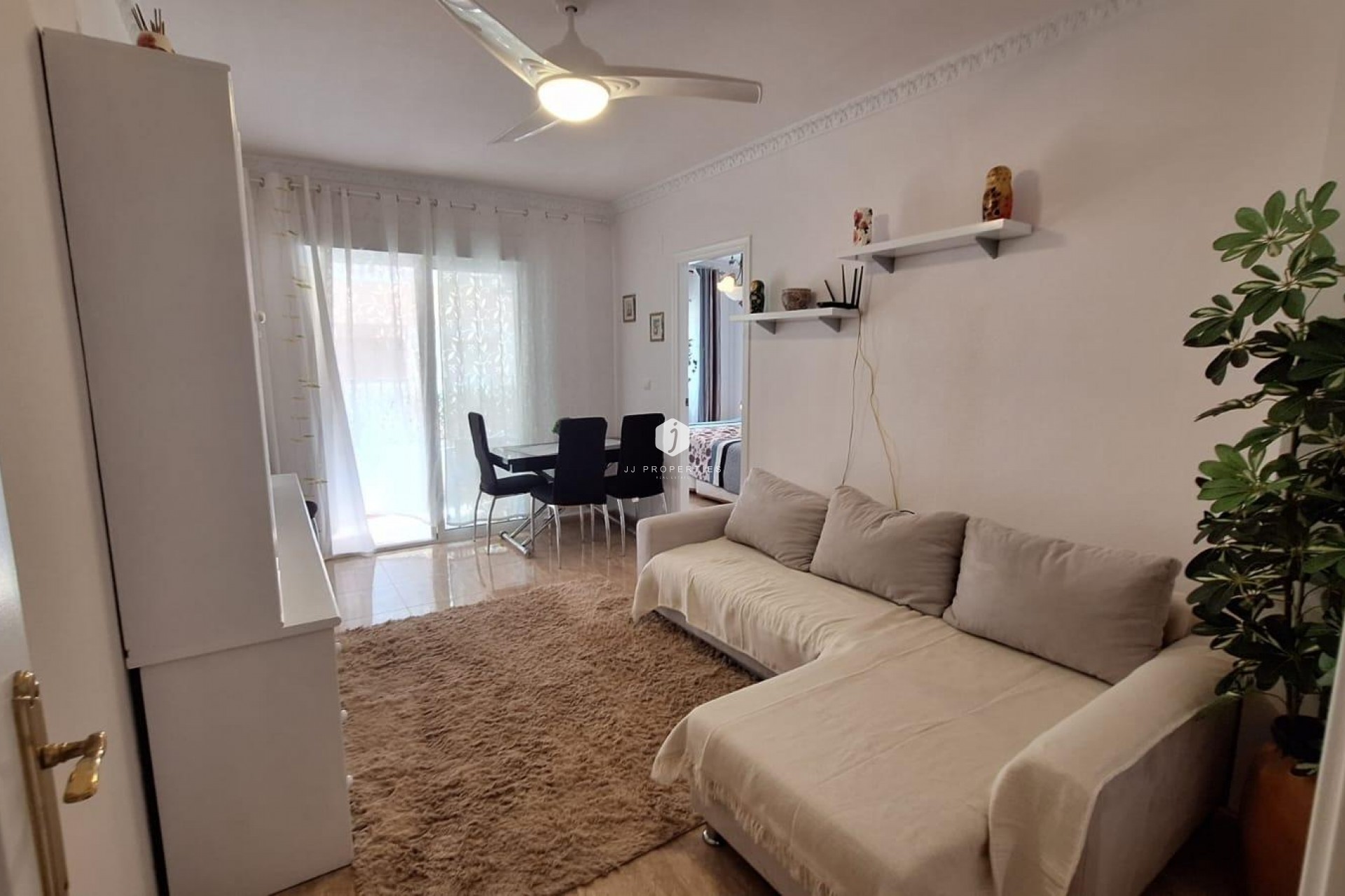 Resale - Apartment / flat -
Torrevieja - Playa del Cura
