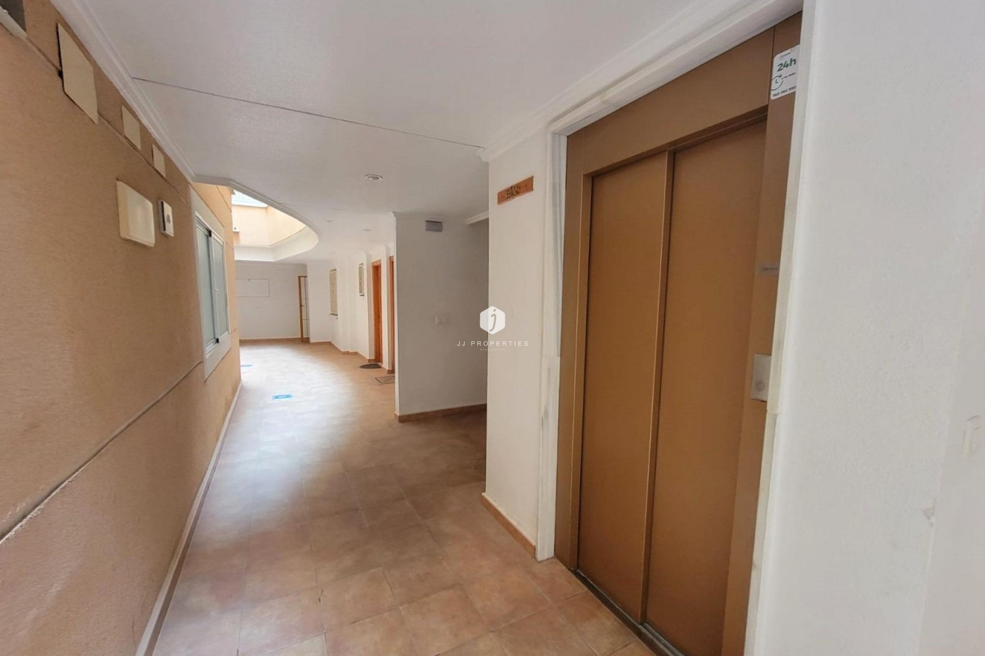 Resale - Apartment / flat -
Torrevieja - Playa del Cura