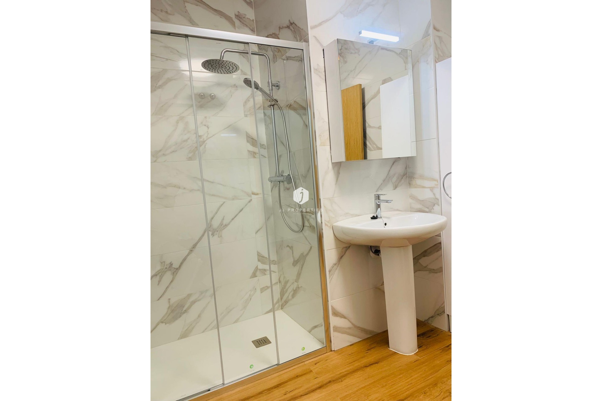 Resale - Apartment / flat -
Torrevieja - Playa del Cura