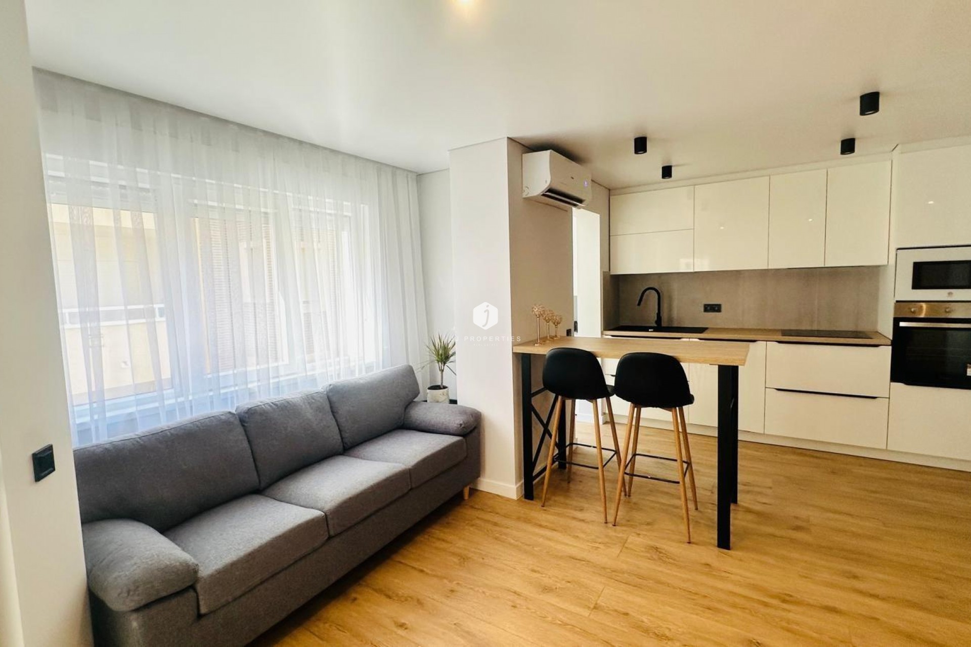 Resale - Apartment / flat -
Torrevieja - Playa del Cura