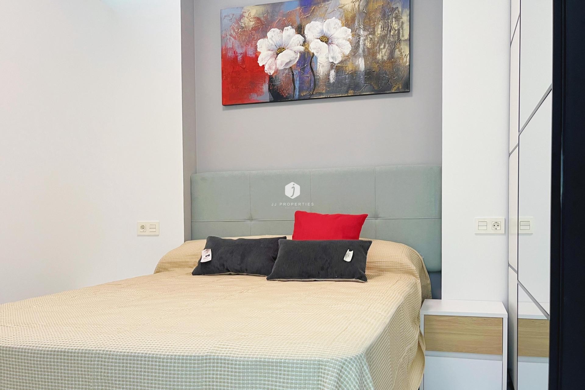 Resale - Apartment / flat -
Torrevieja - Playa del Cura
