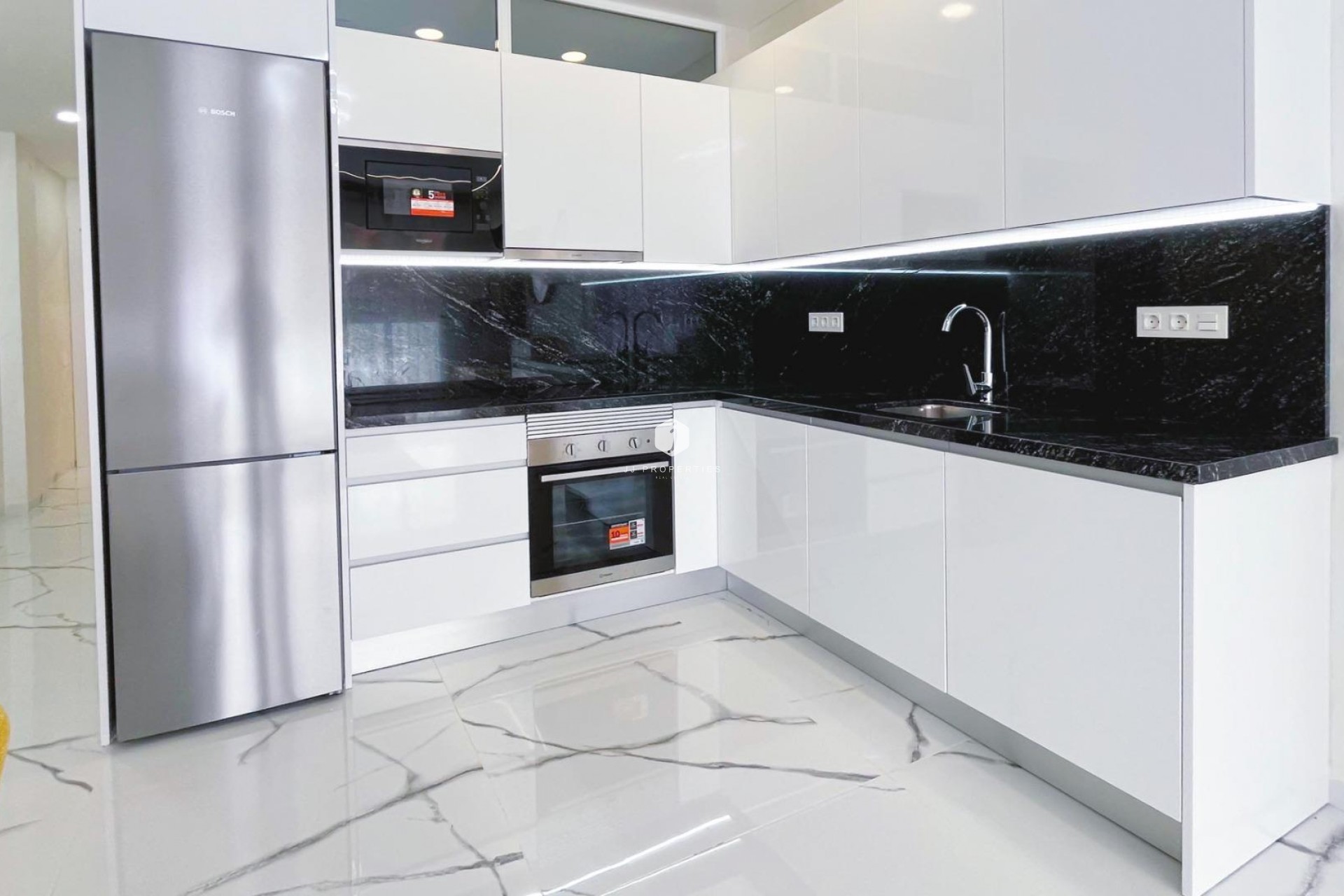 Resale - Apartment / flat -
Torrevieja - Playa del Cura