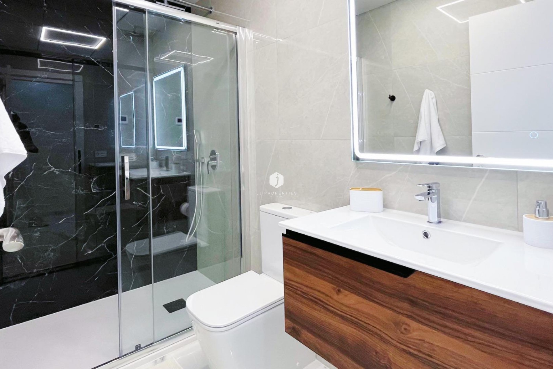 Resale - Apartment / flat -
Torrevieja - Playa del Cura